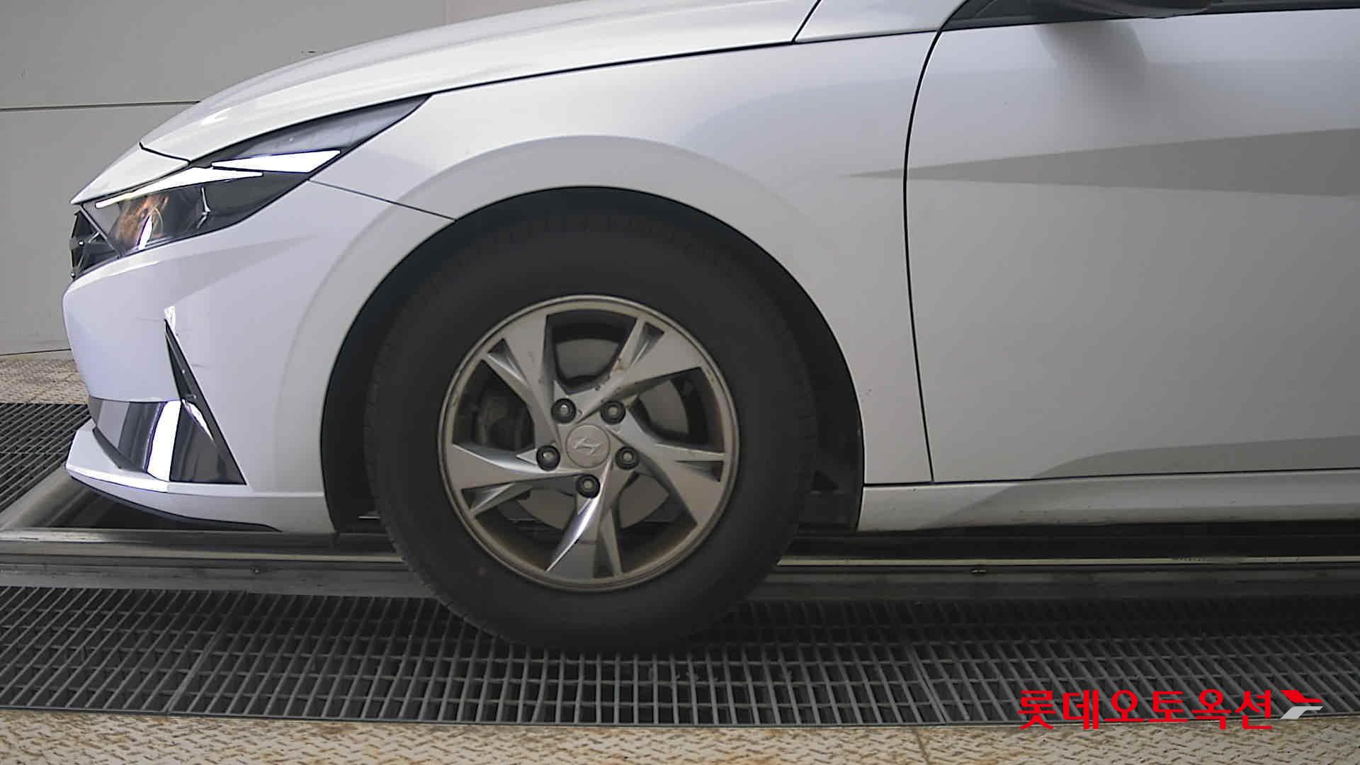 Hyundai Elantra 2021 - Image 25