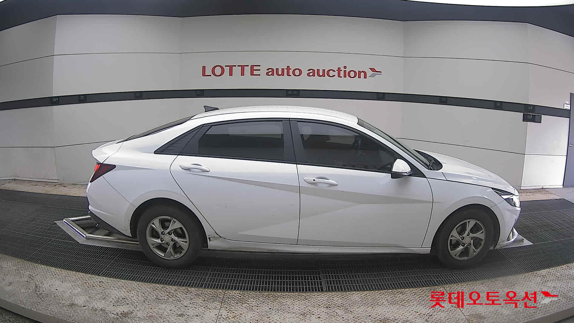 Hyundai Elantra 2021 - Image 21