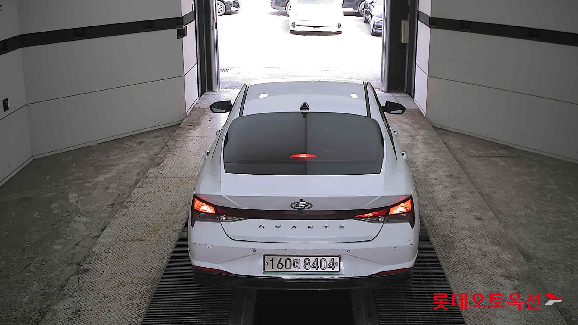Hyundai Elantra 2021 - Image 17