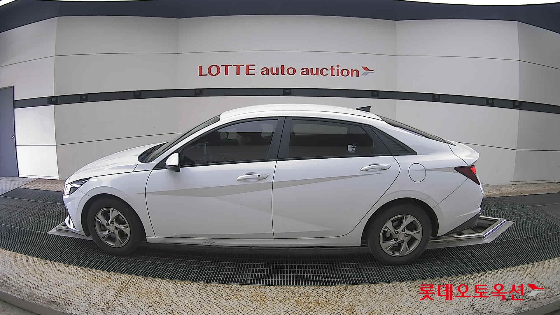Hyundai Elantra 2021 - Image 13