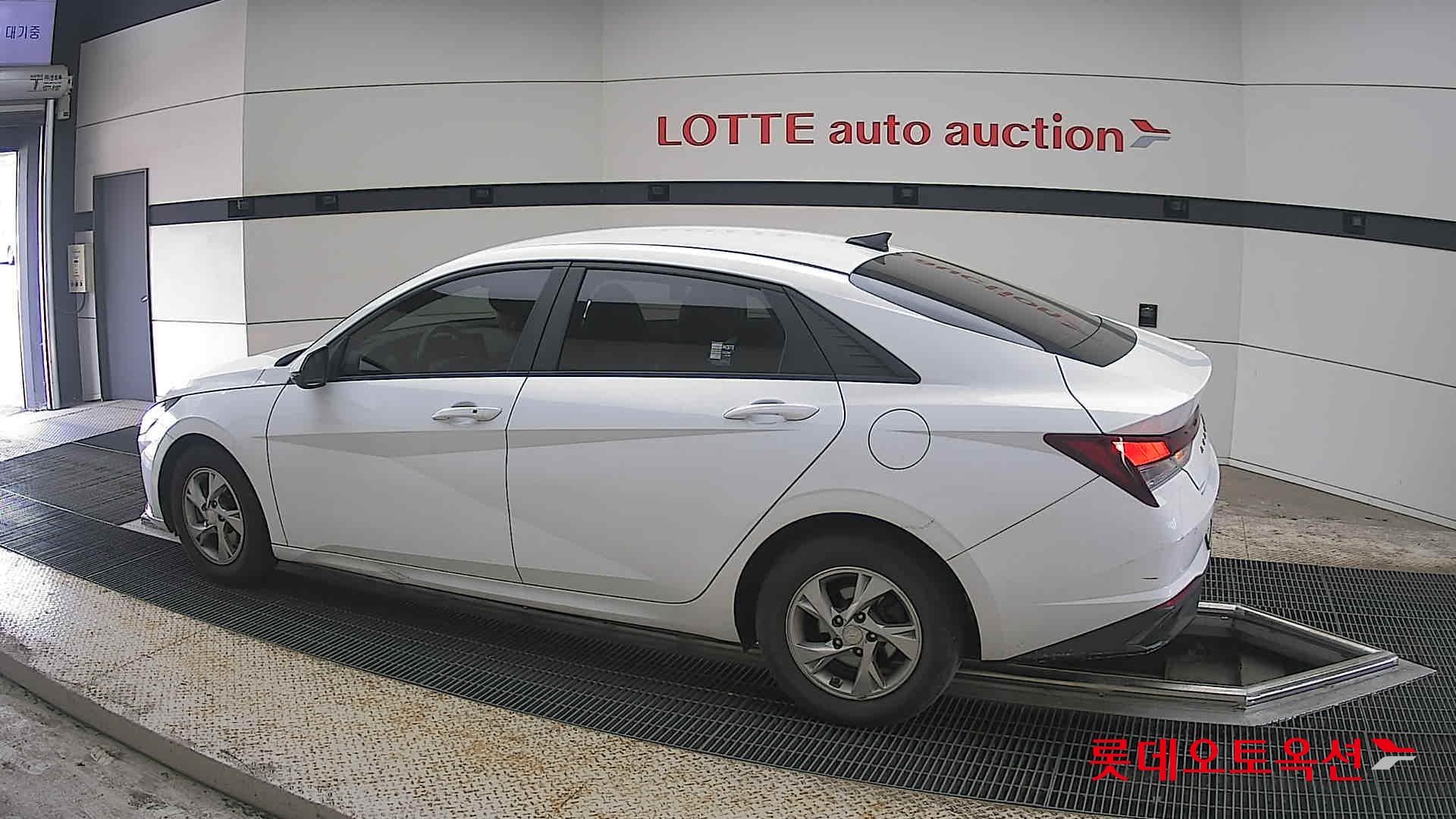 Hyundai Elantra 2021 - Image 14