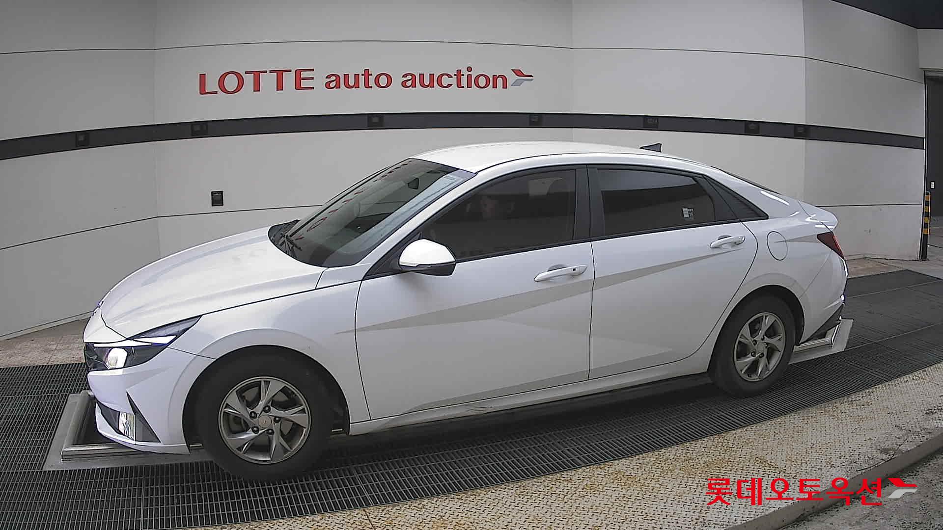 Hyundai Elantra 2021 - Image 12