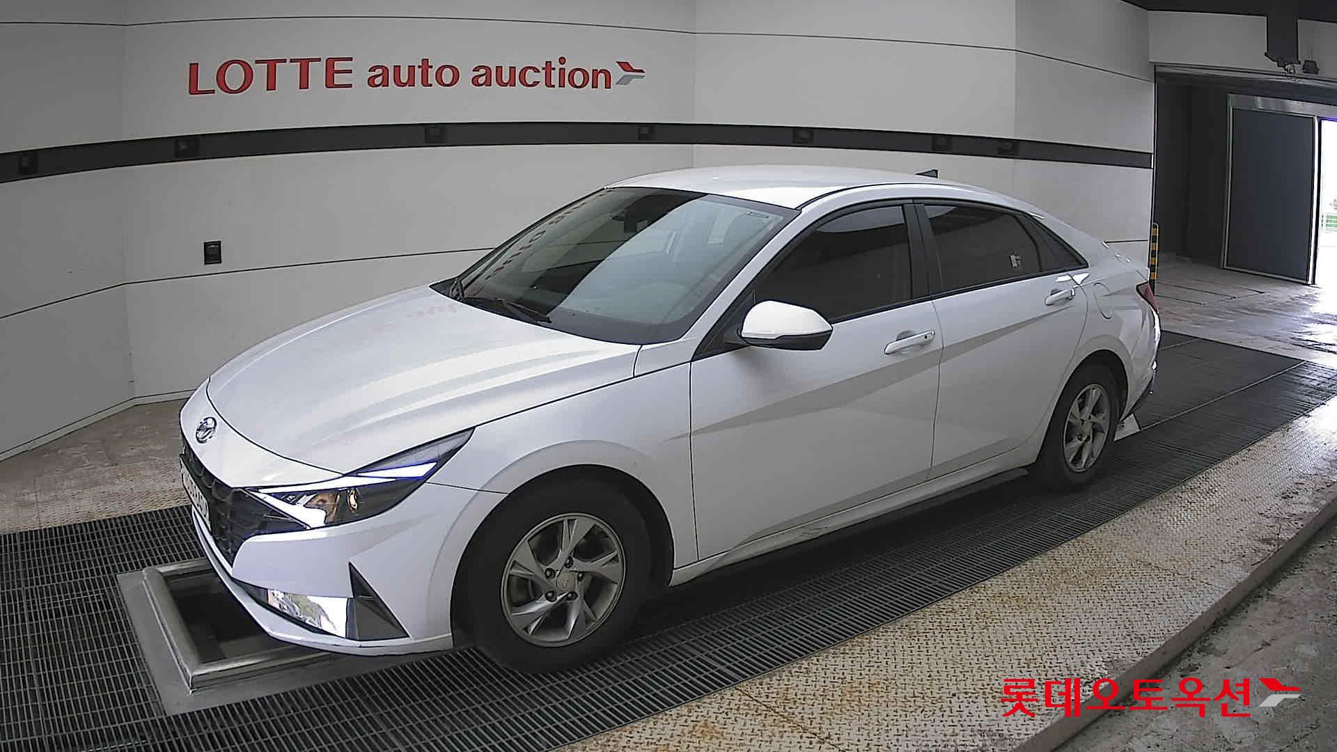 Hyundai Elantra 2021 - Image 11