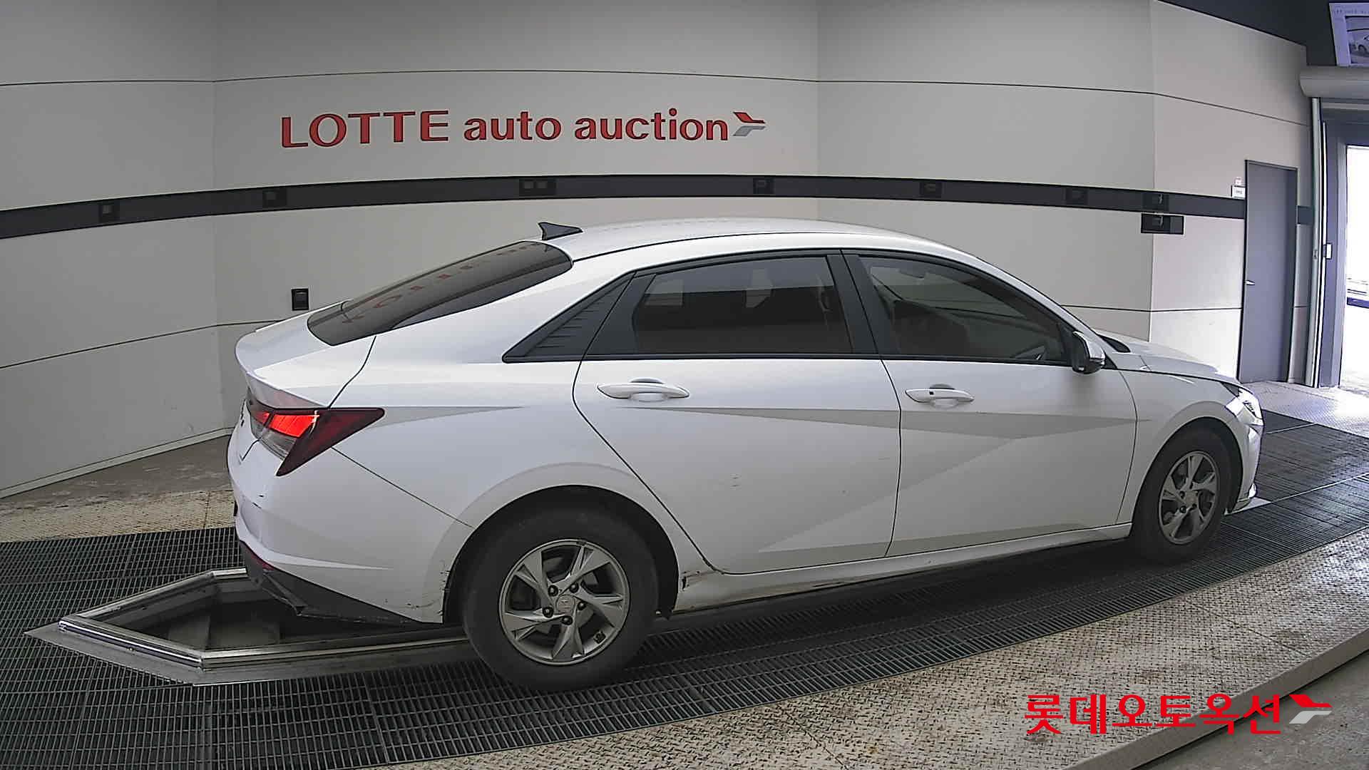 Hyundai Elantra 2021 - Image 20