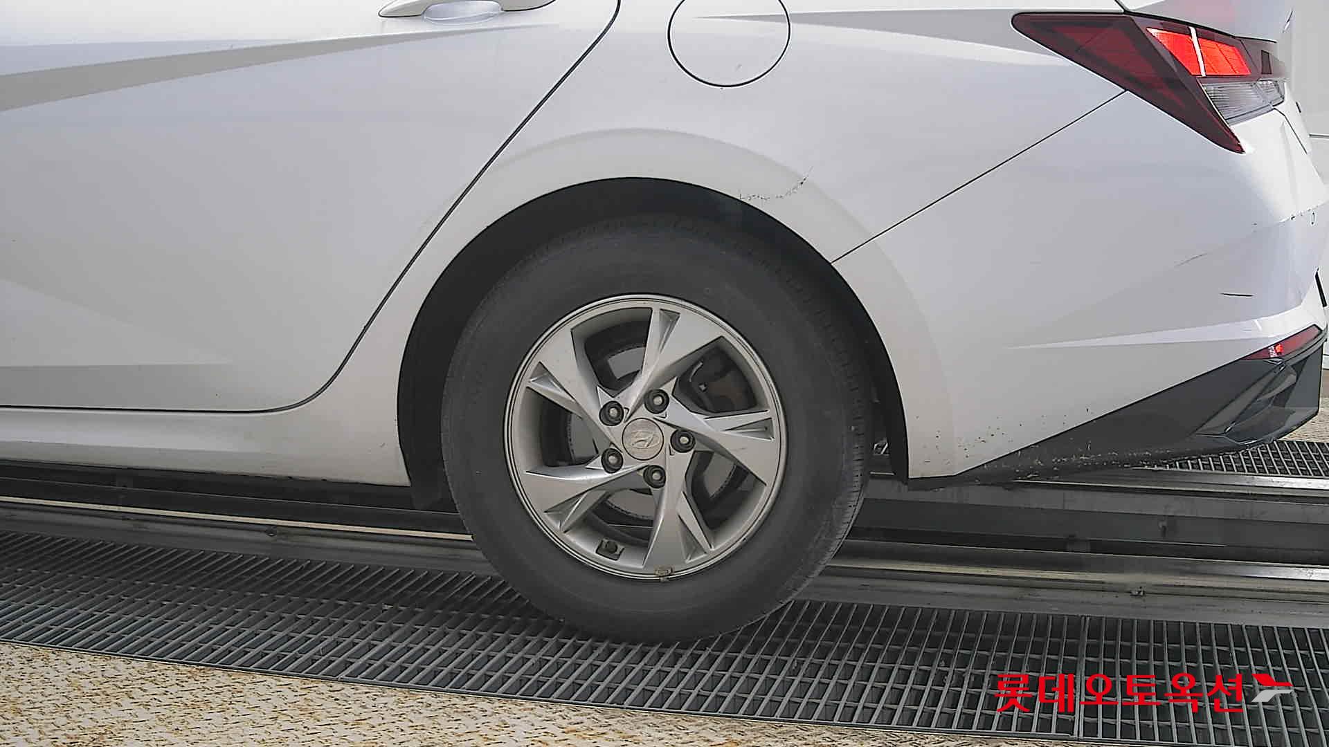 Hyundai Elantra 2021 - Image 26