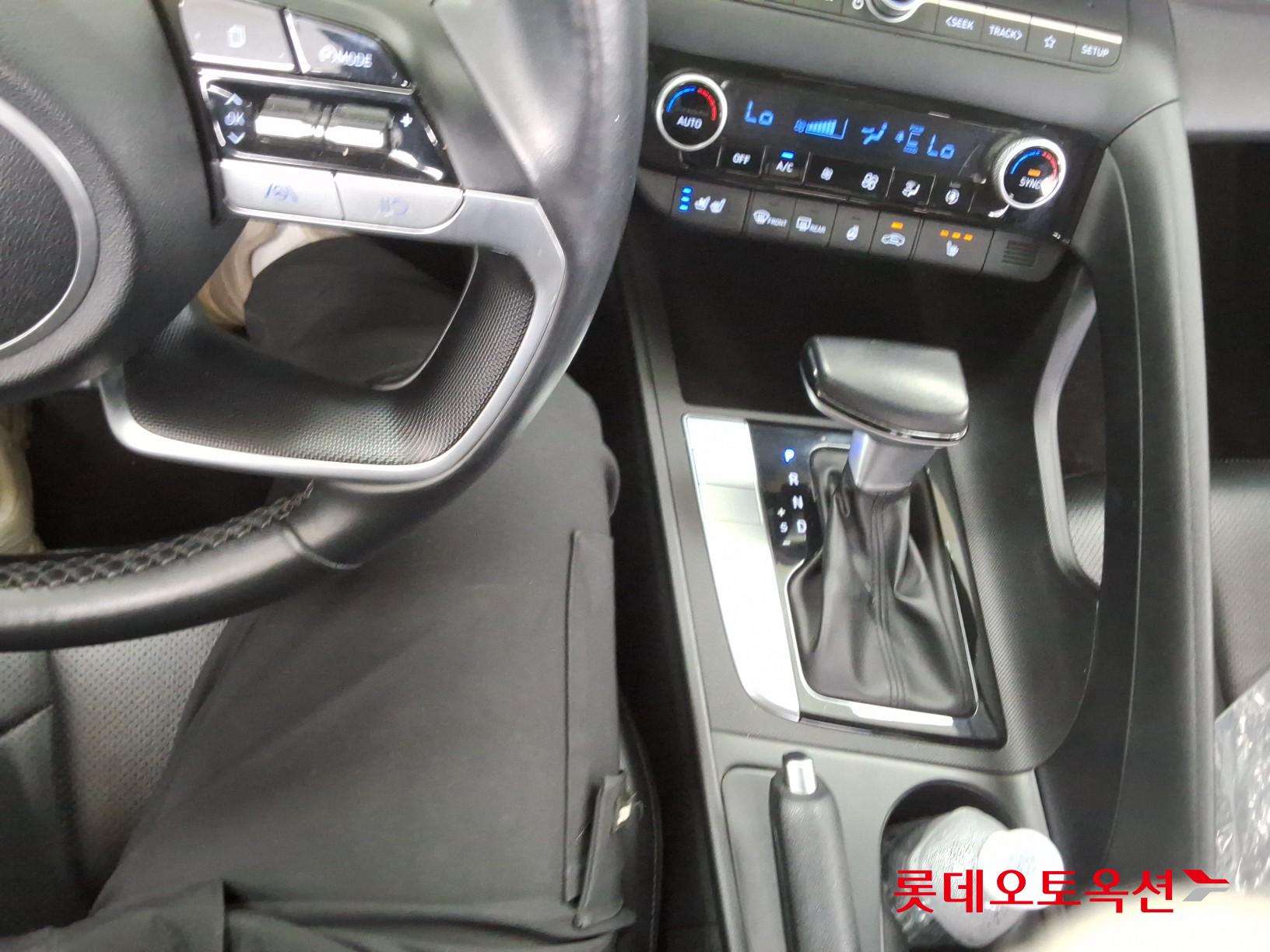 Hyundai Elantra 2021 - Image 34