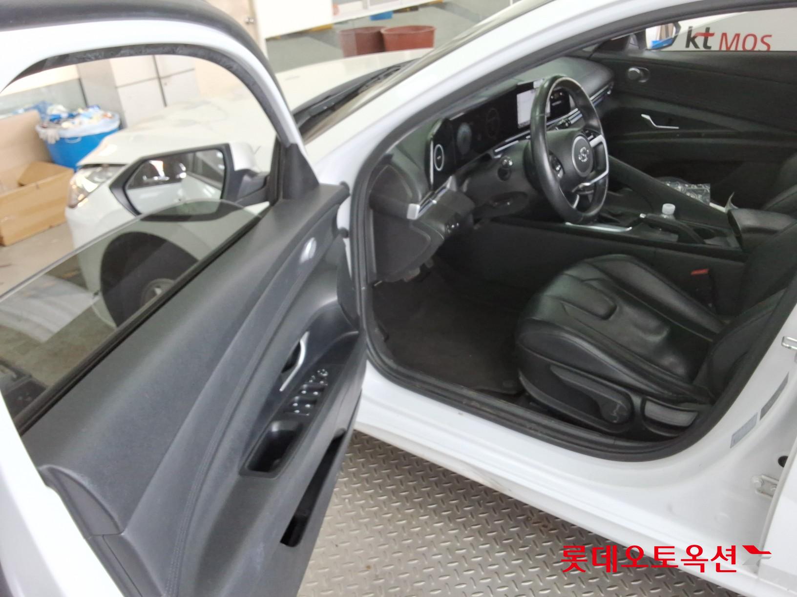 Hyundai Elantra 2021 - Image 37