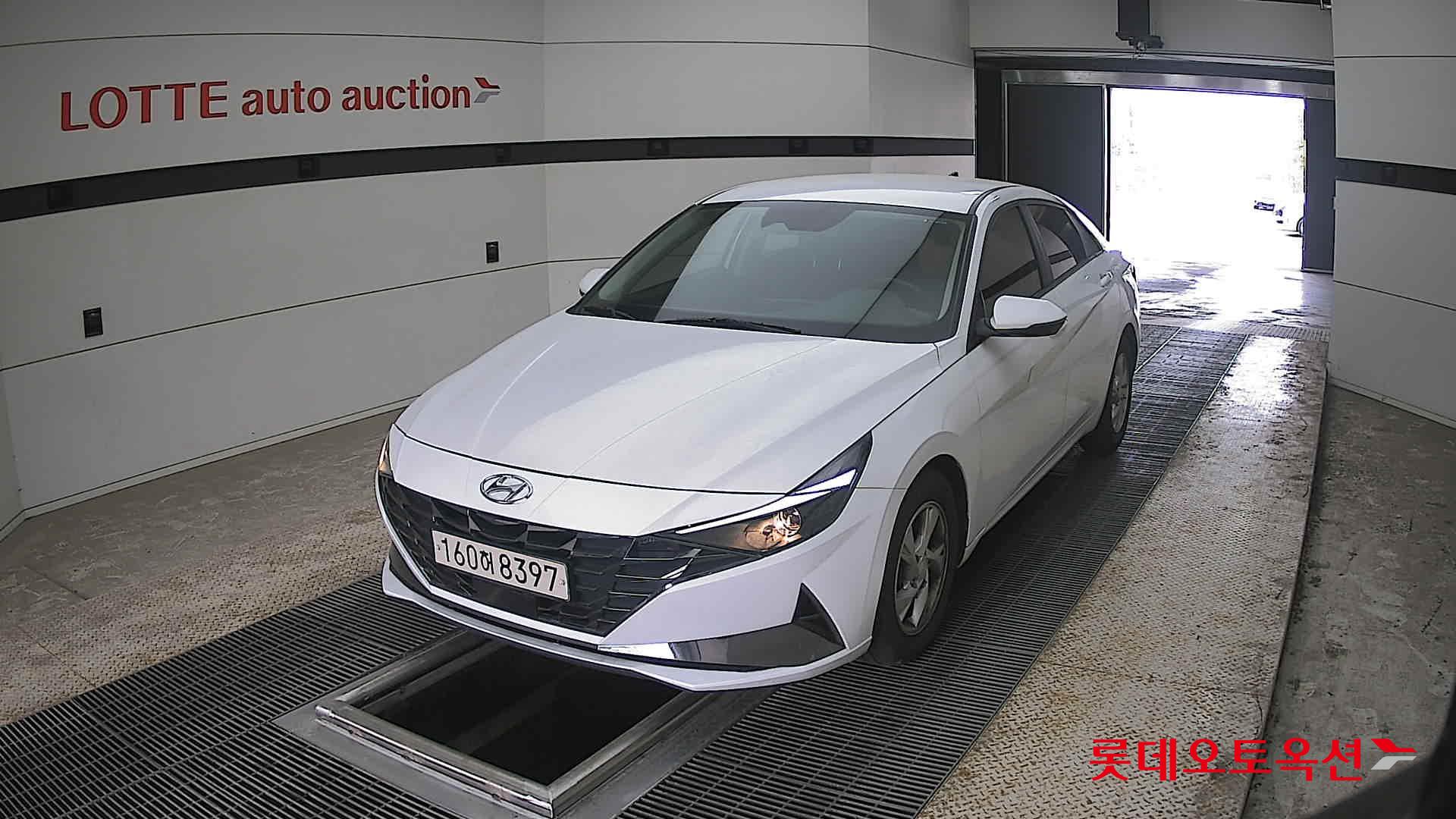 Hyundai Elantra 2021 - Image 10