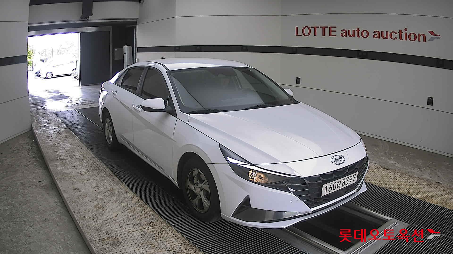 Hyundai Elantra 2021 - Image 6