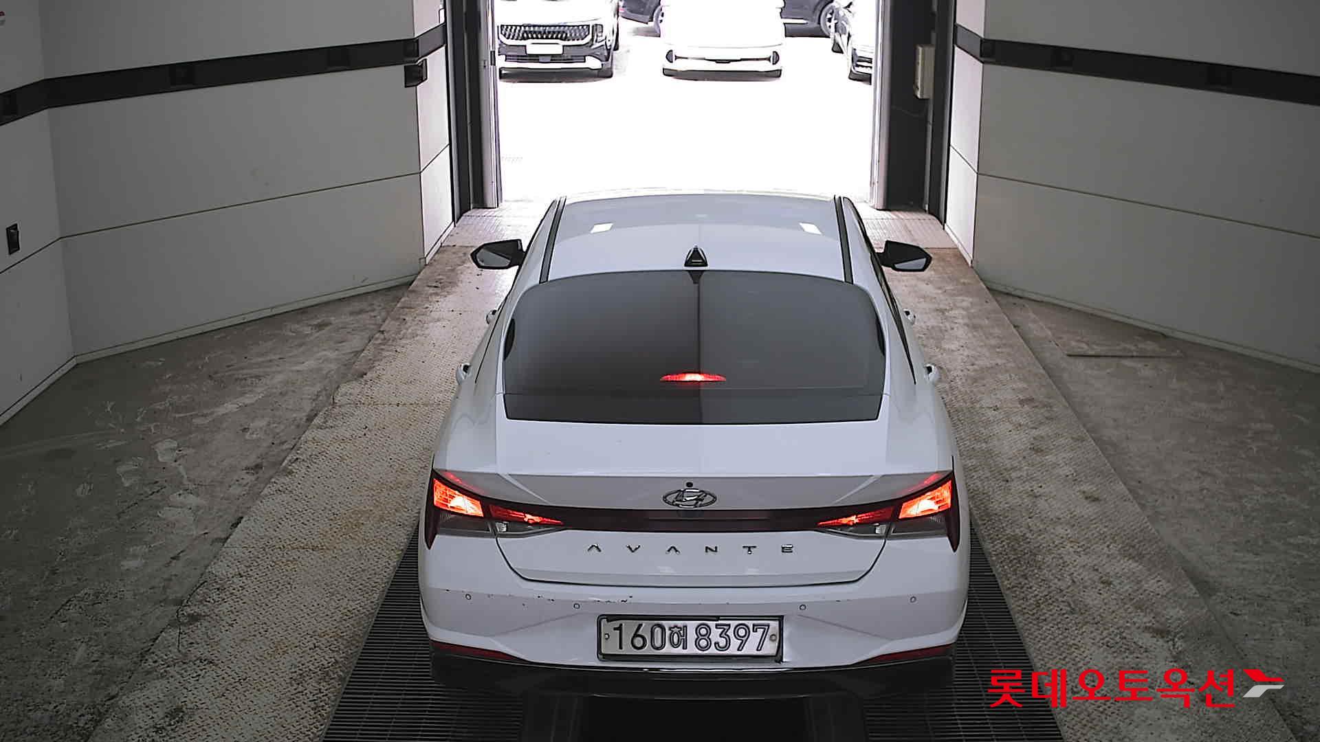 Hyundai Elantra 2021 - Image 17