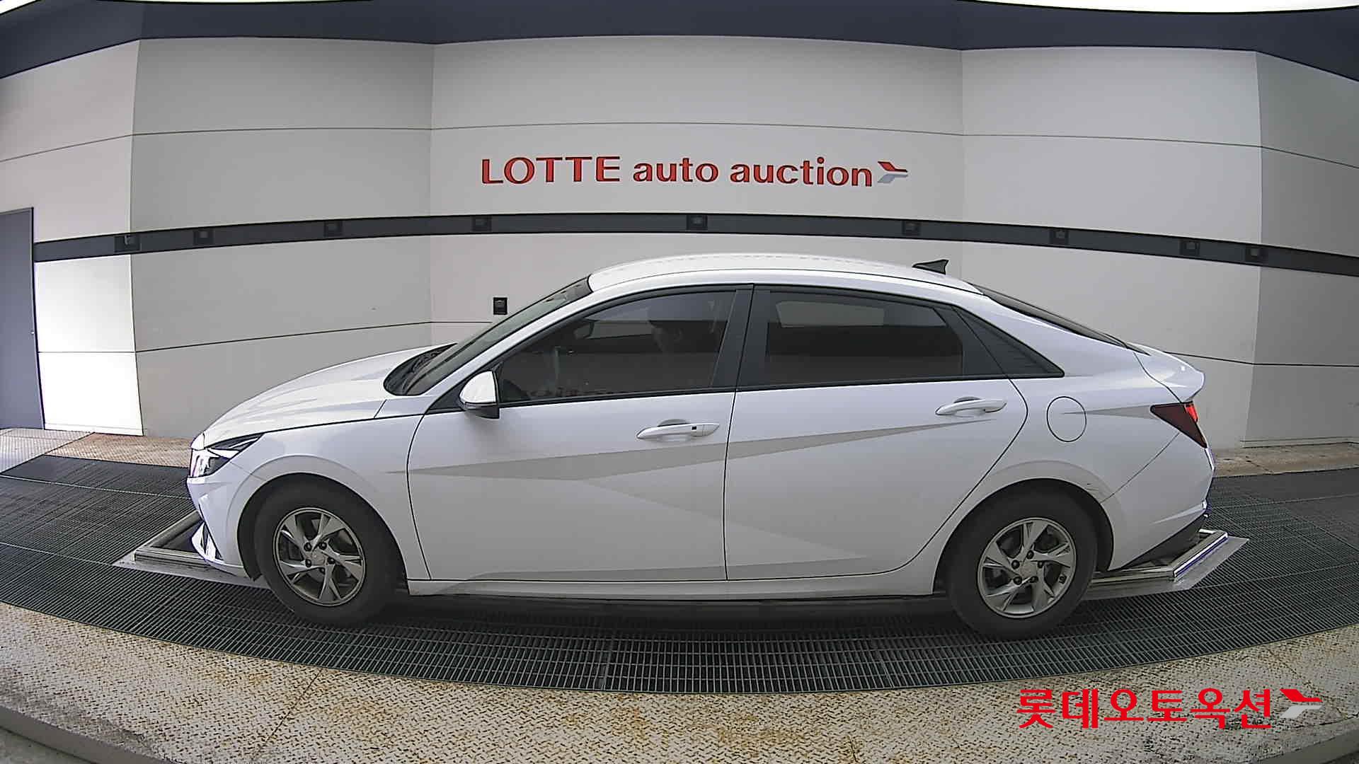 Hyundai Elantra 2021 - Image 13