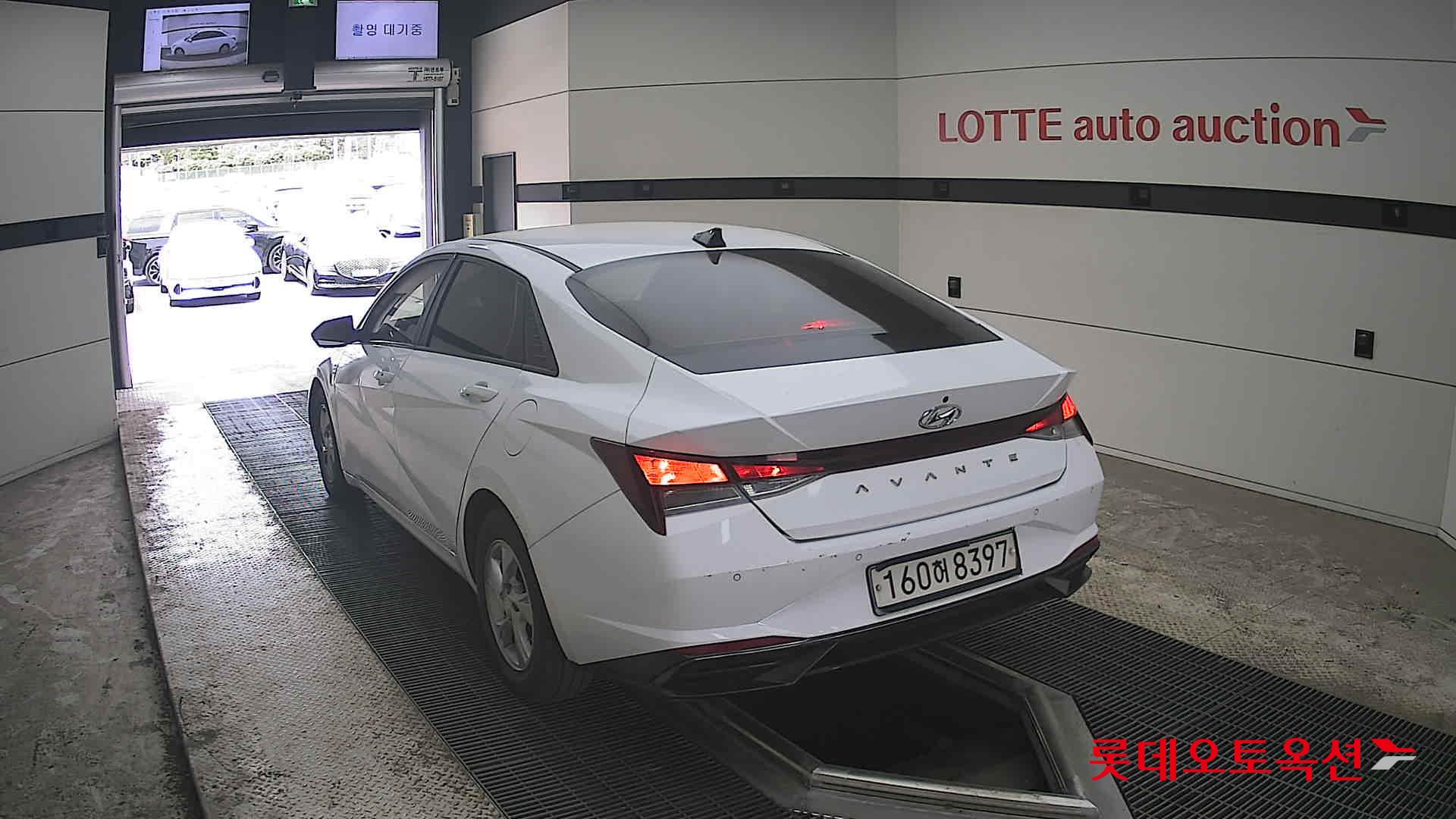 Hyundai Elantra 2021 - Image 16