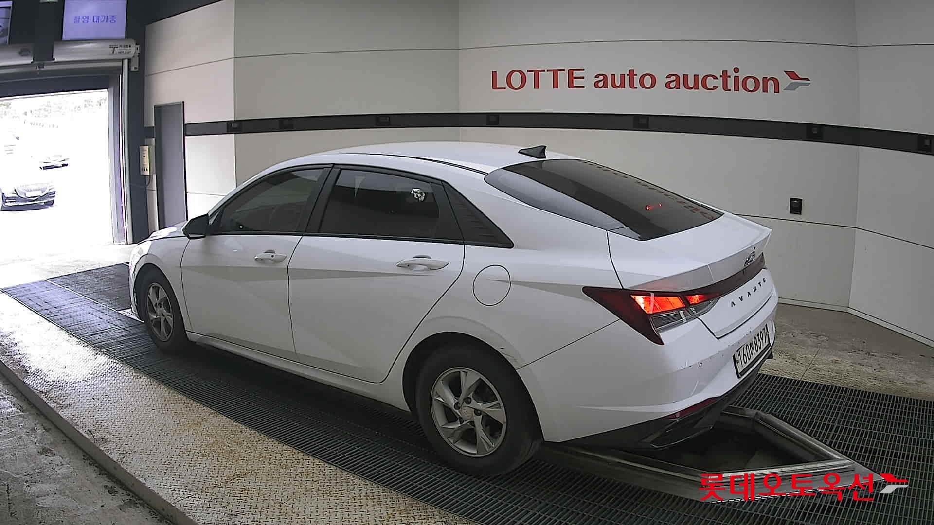 Hyundai Elantra 2021 - Image 15