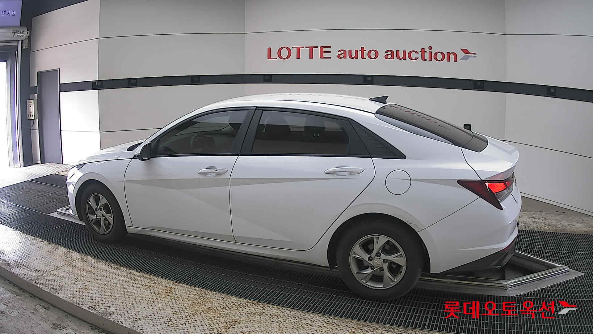 Hyundai Elantra 2021 - Image 14