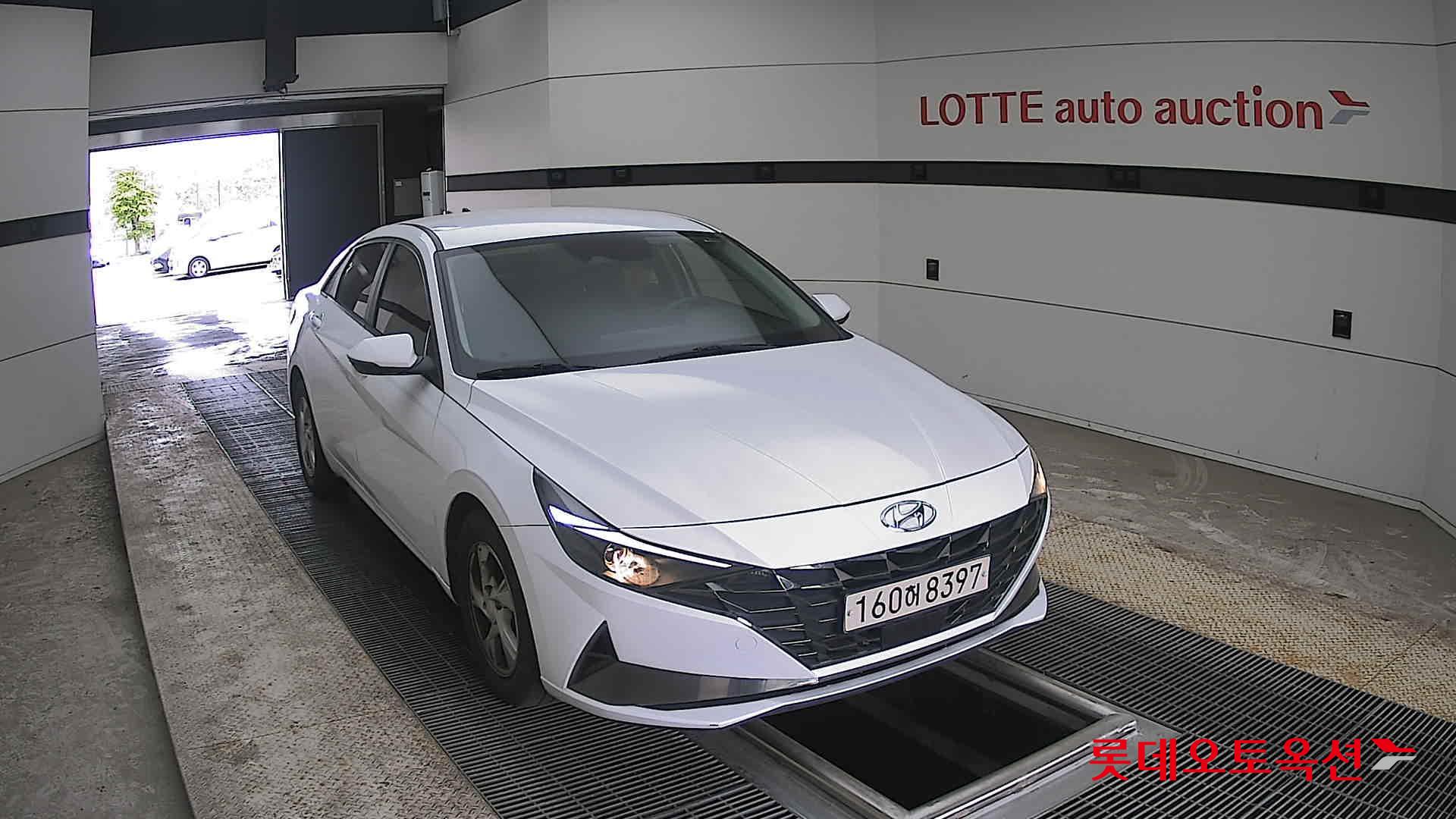 Hyundai Elantra 2021 - Image 24