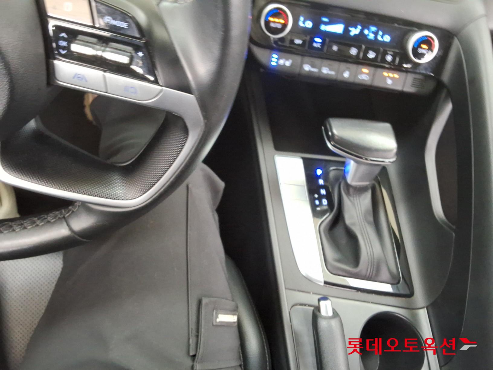 Hyundai Elantra 2021 - Image 34