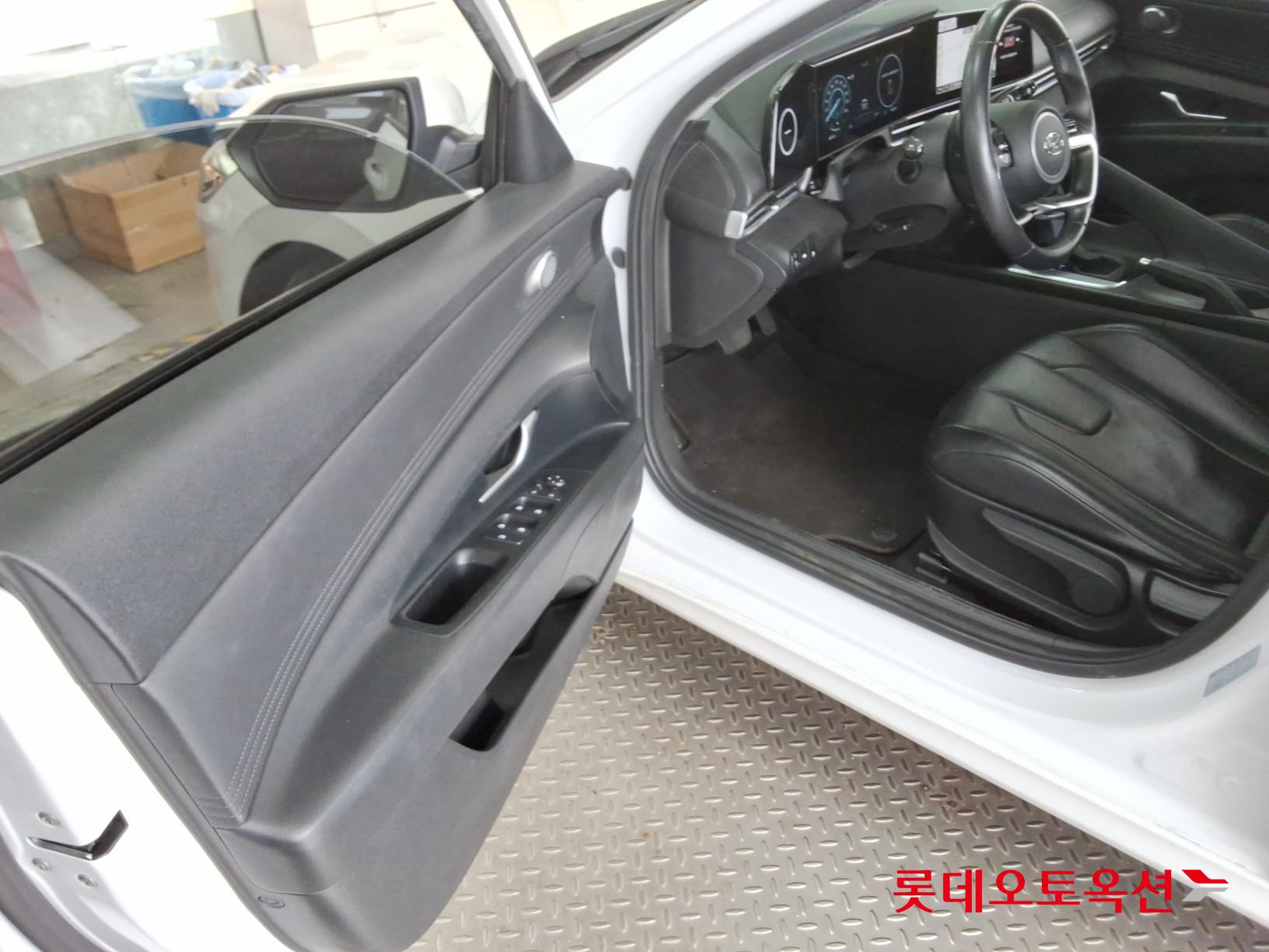 Hyundai Elantra 2021 - Image 37