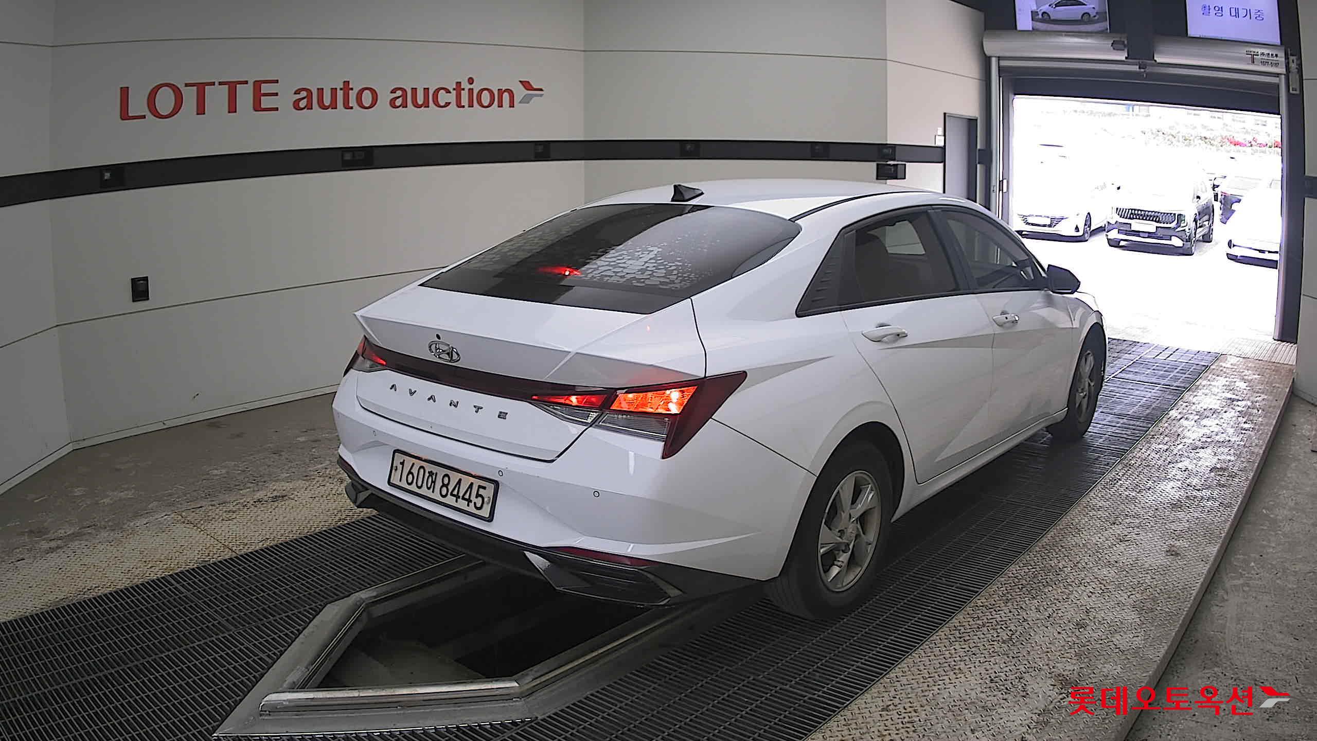 Hyundai Elantra 2021 - Image 5