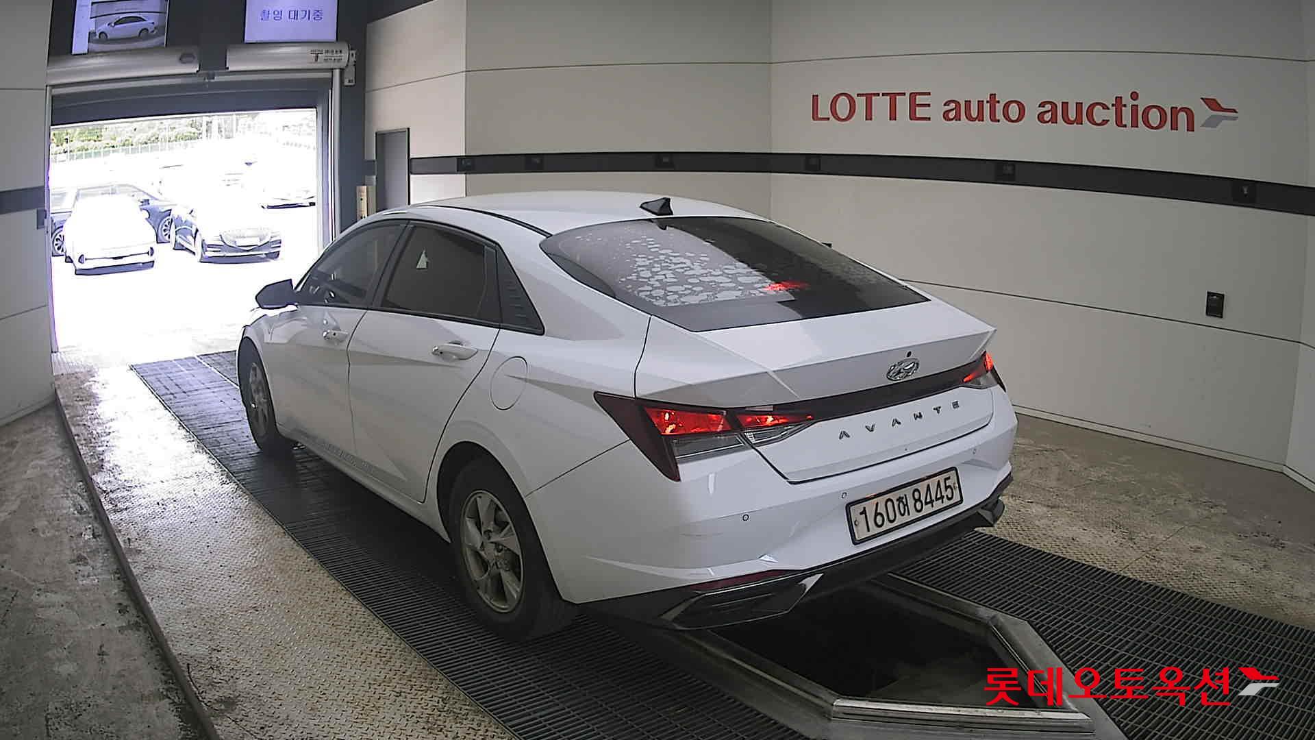Hyundai Elantra 2021 - Image 4