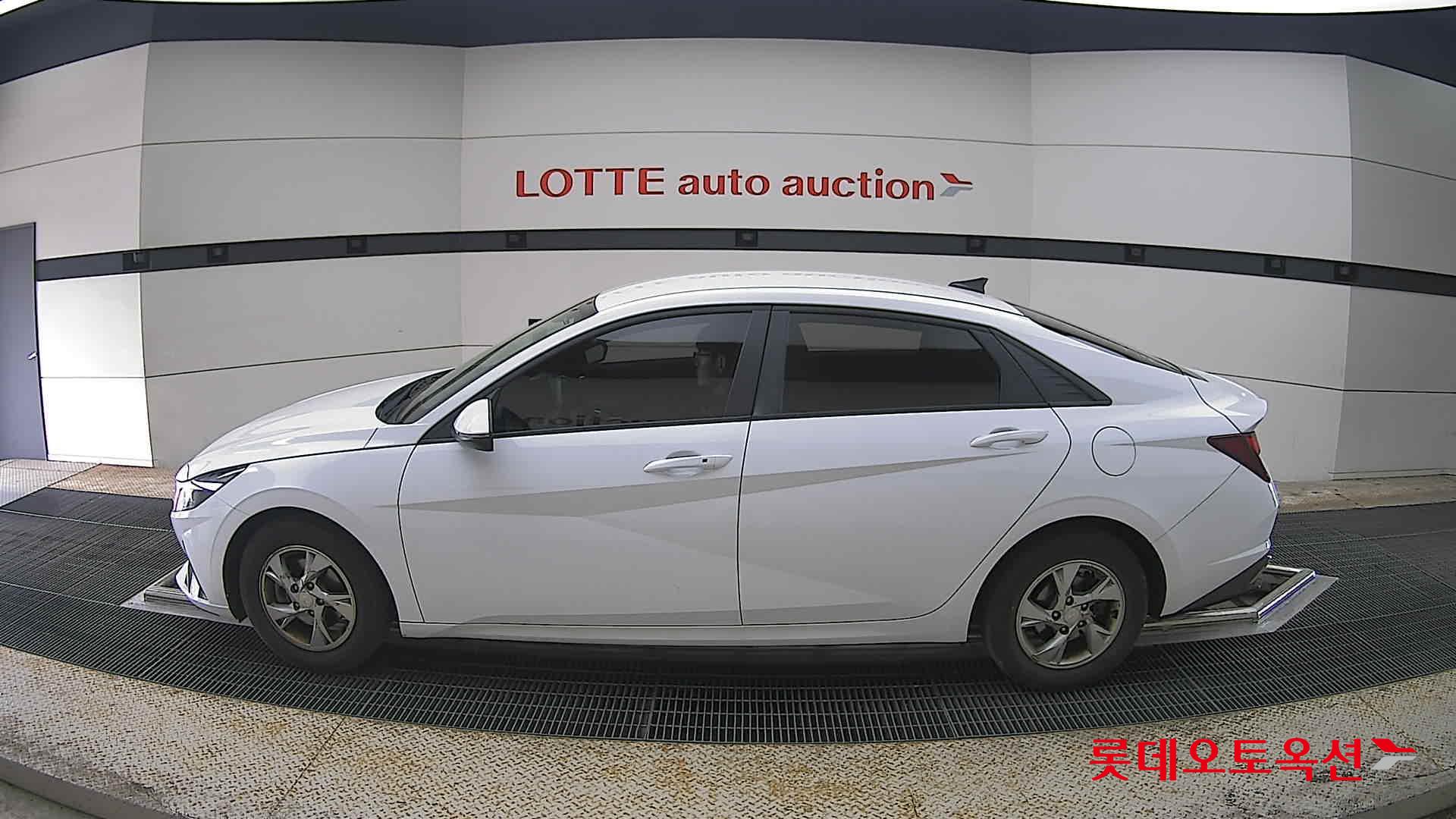Hyundai Elantra 2021 - Image 13