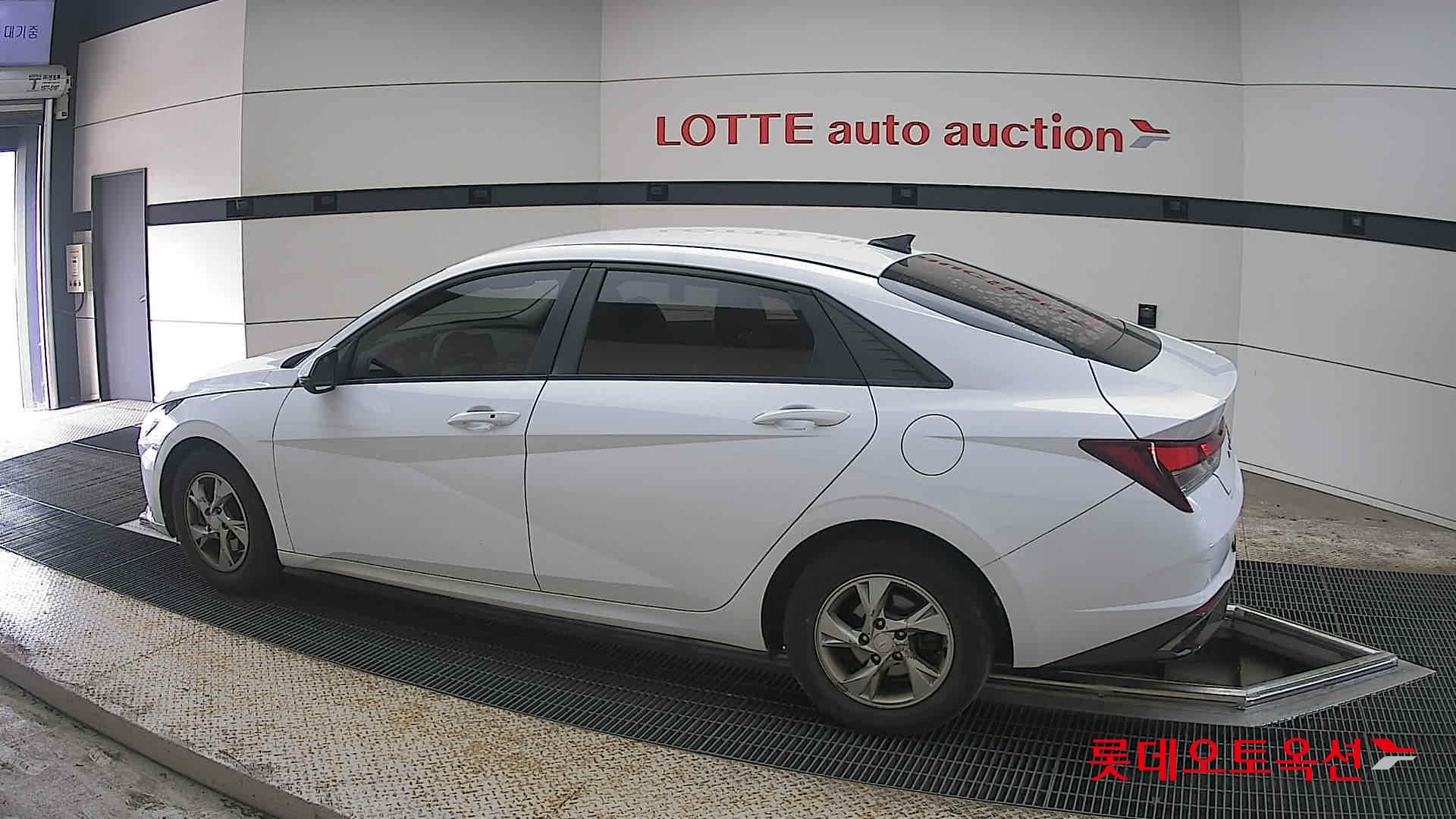 Hyundai Elantra 2021 - Image 14