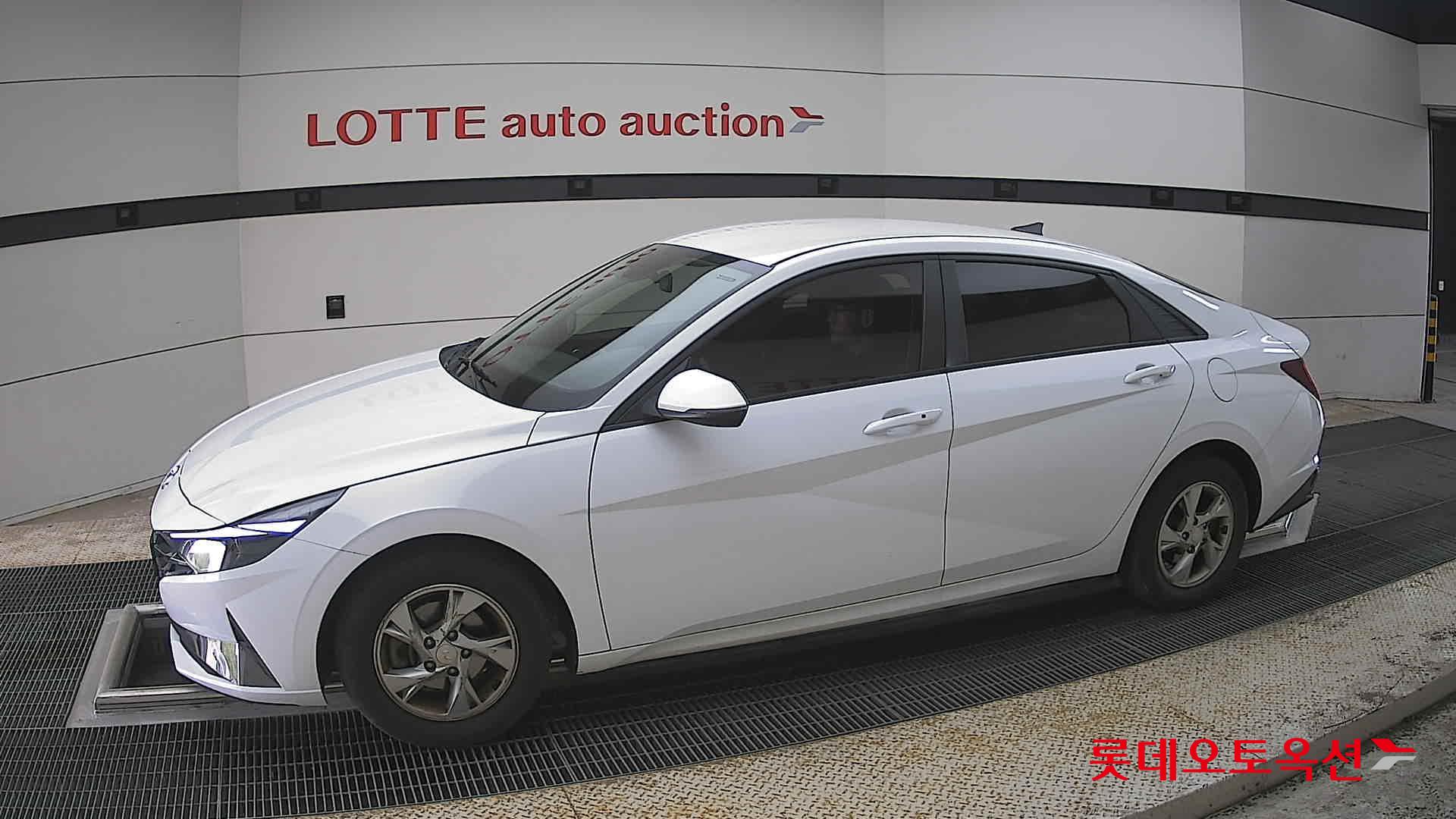 Hyundai Elantra 2021 - Image 12