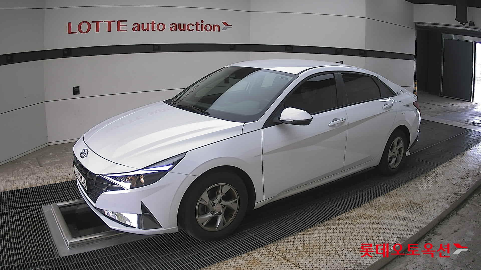 Hyundai Elantra 2021 - Image 11