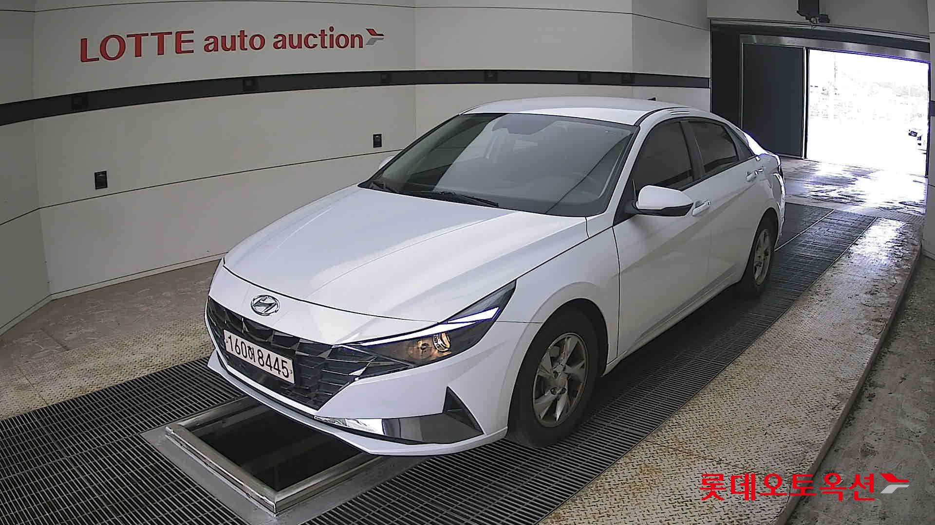 Hyundai Elantra 2021 - Image 3