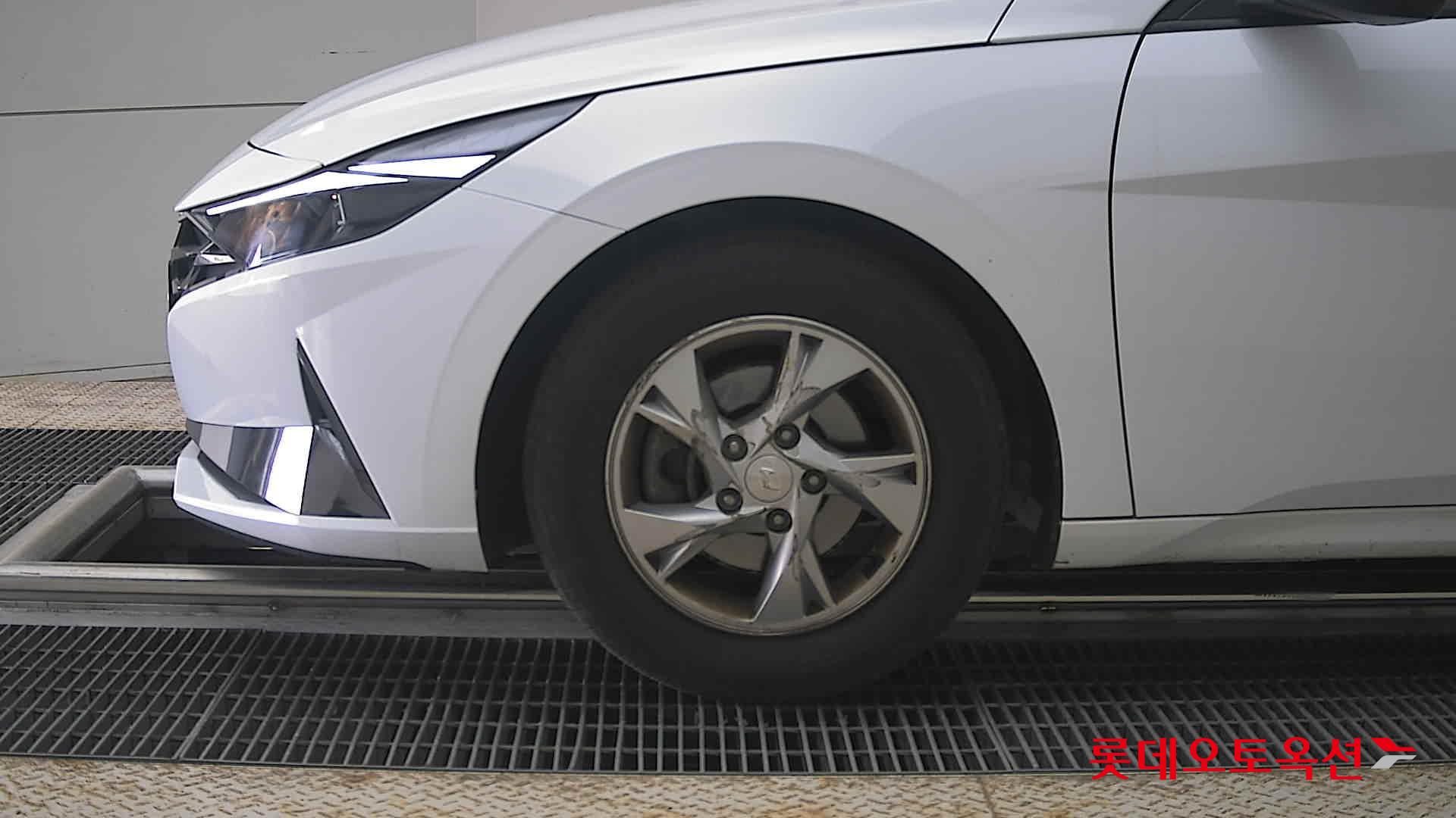 Hyundai Elantra 2021 - Image 25