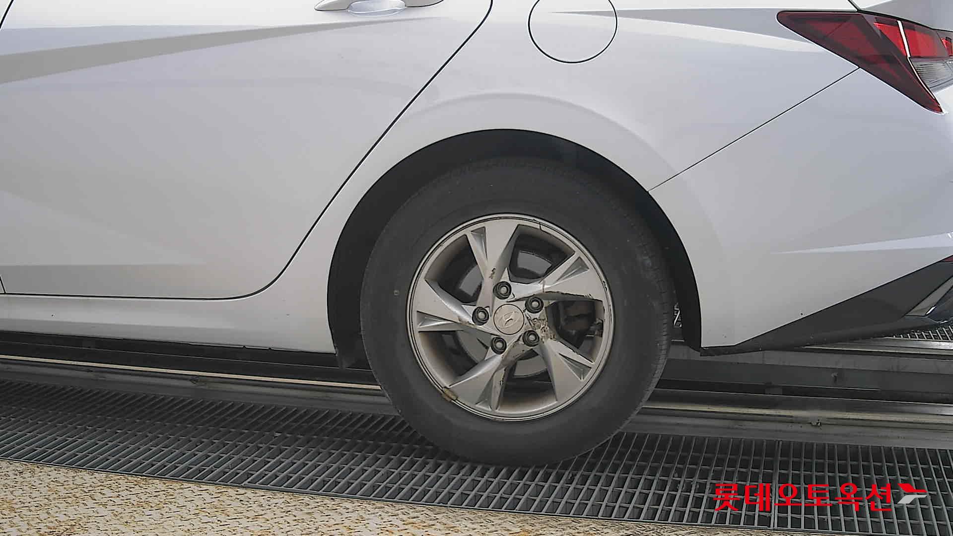 Hyundai Elantra 2021 - Image 26