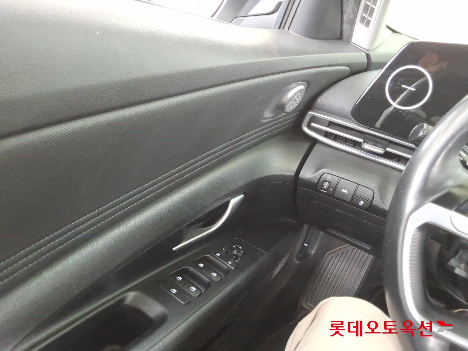 Hyundai Elantra 2021 - Image 29