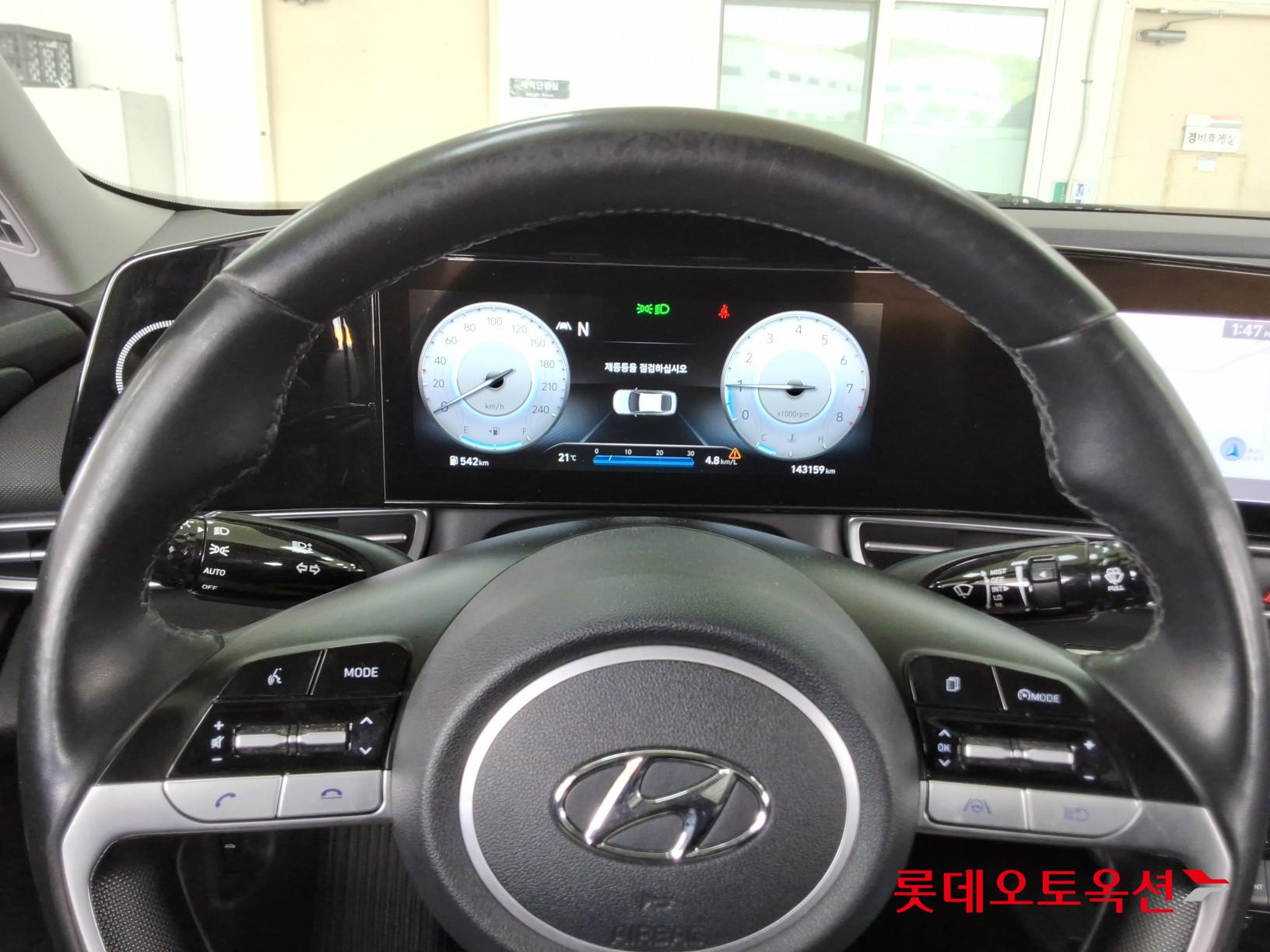 Hyundai Elantra 2021 - Image 30
