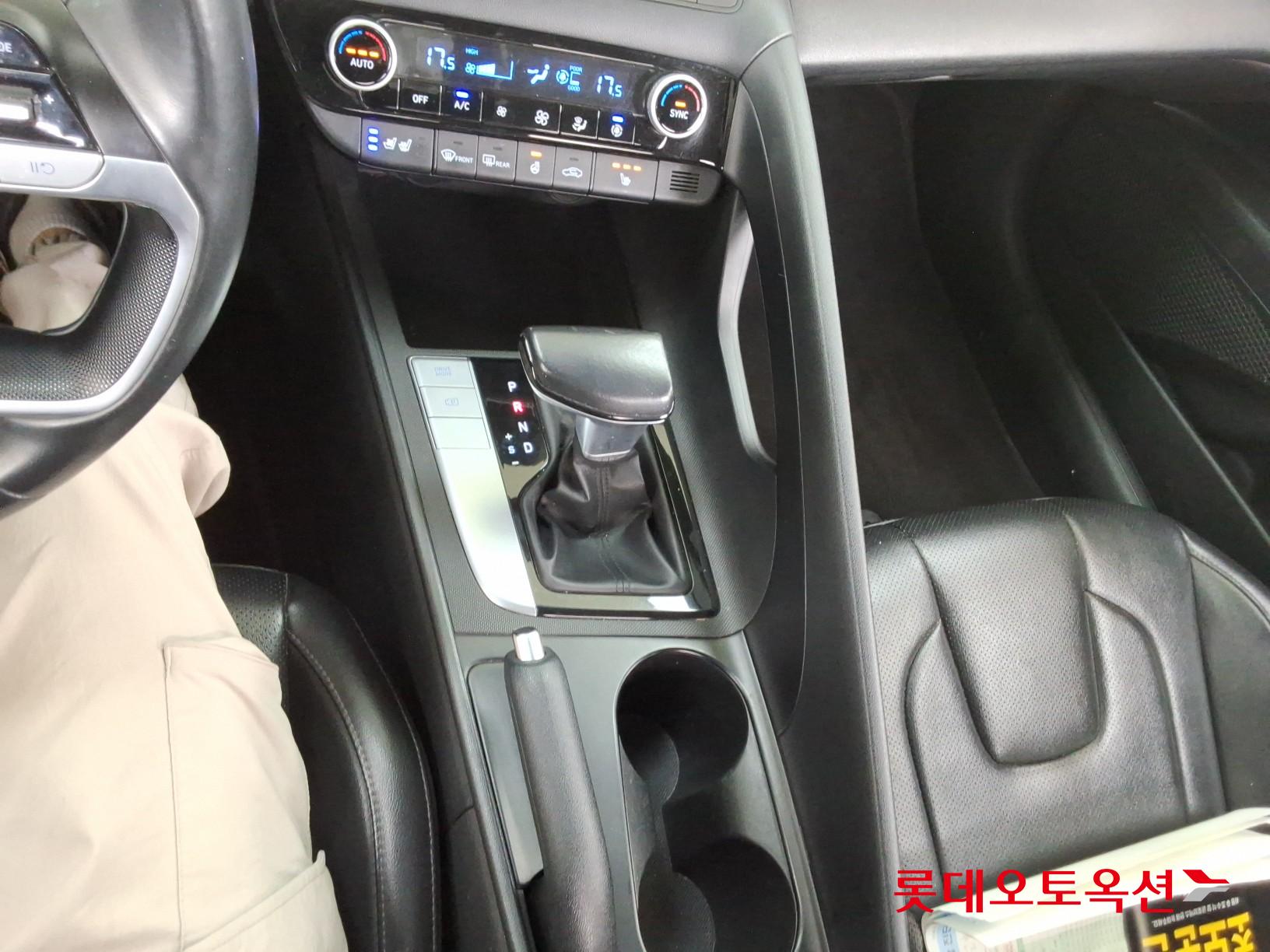 Hyundai Elantra 2021 - Image 34