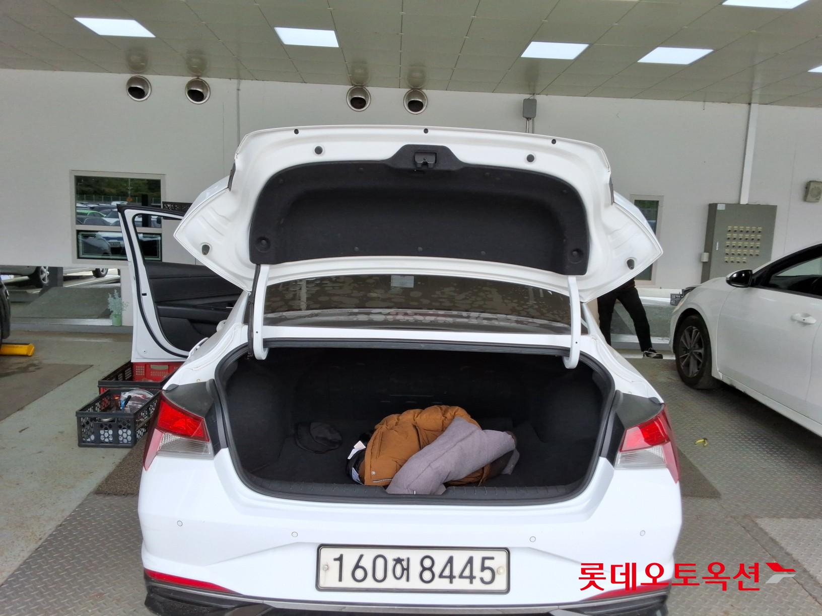 Hyundai Elantra 2021 - Image 9