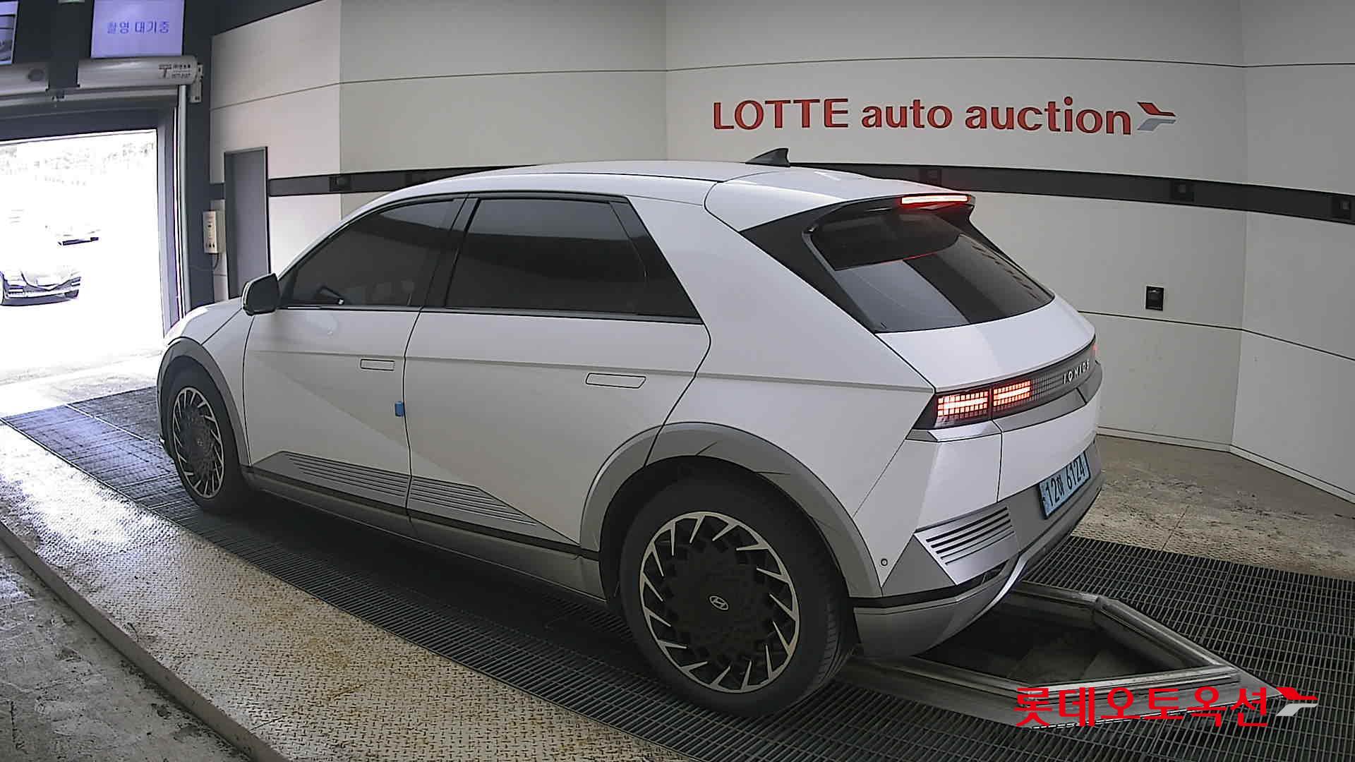 هيونداي أيونيك 5 2022 - صورة 15