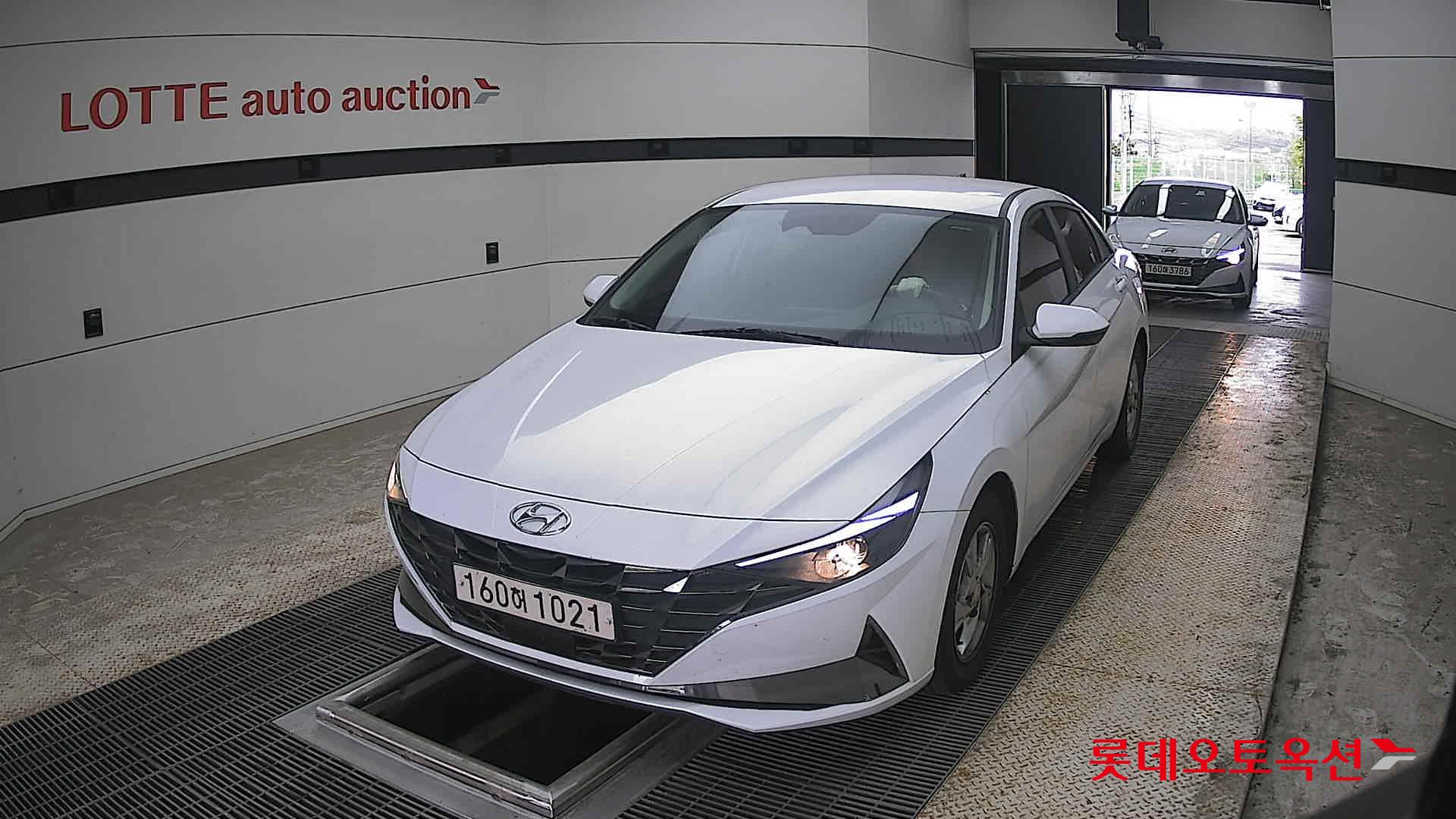 Hyundai Elantra 2021 - Image 10