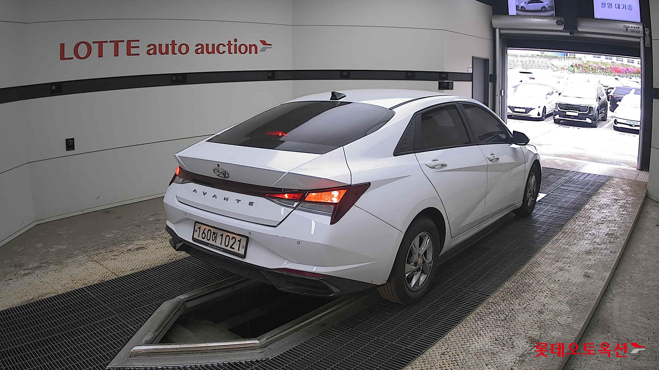 Hyundai Elantra 2021 - Image 5