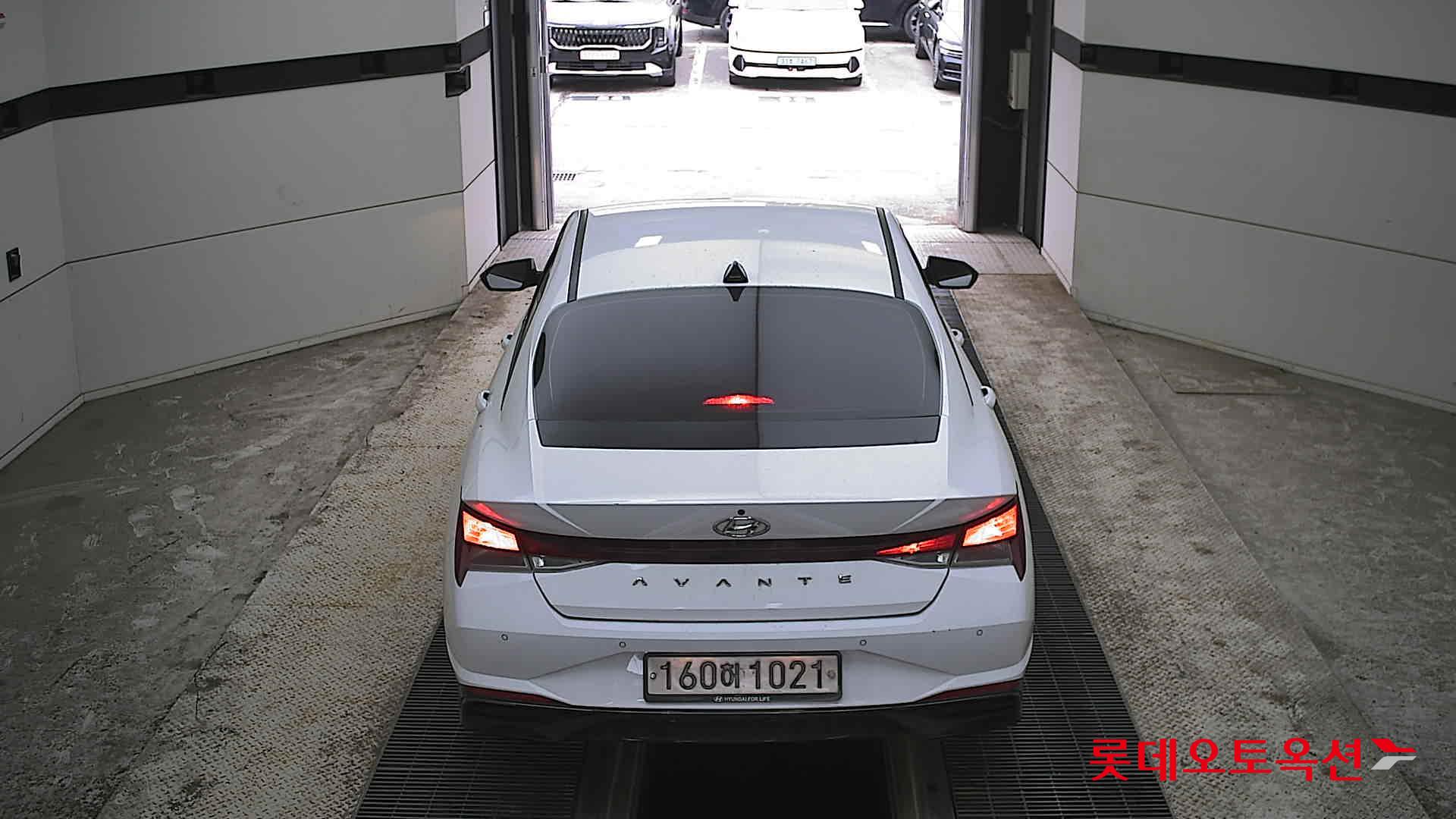 Hyundai Elantra 2021 - Image 17