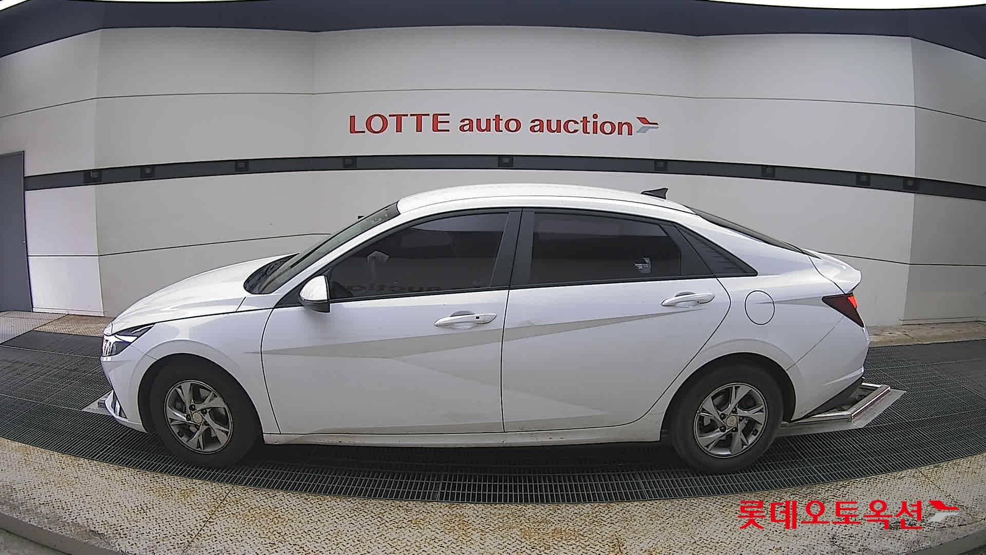 Hyundai Elantra 2021 - Image 13