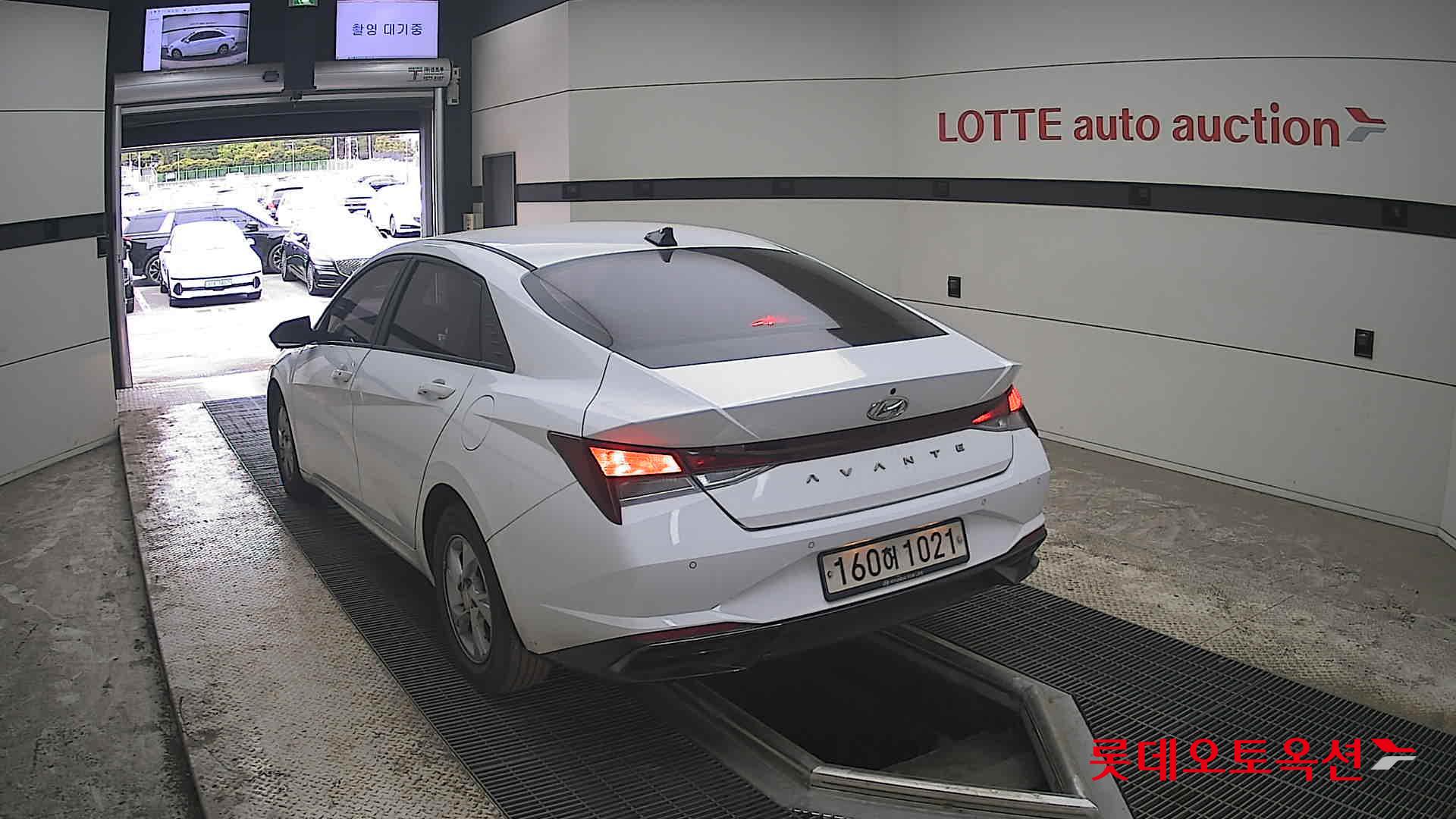 Hyundai Elantra 2021 - Image 16