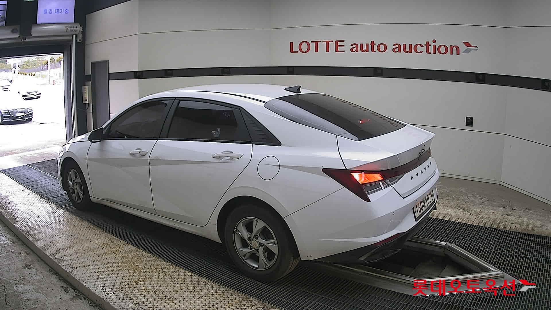 Hyundai Elantra 2021 - Image 15