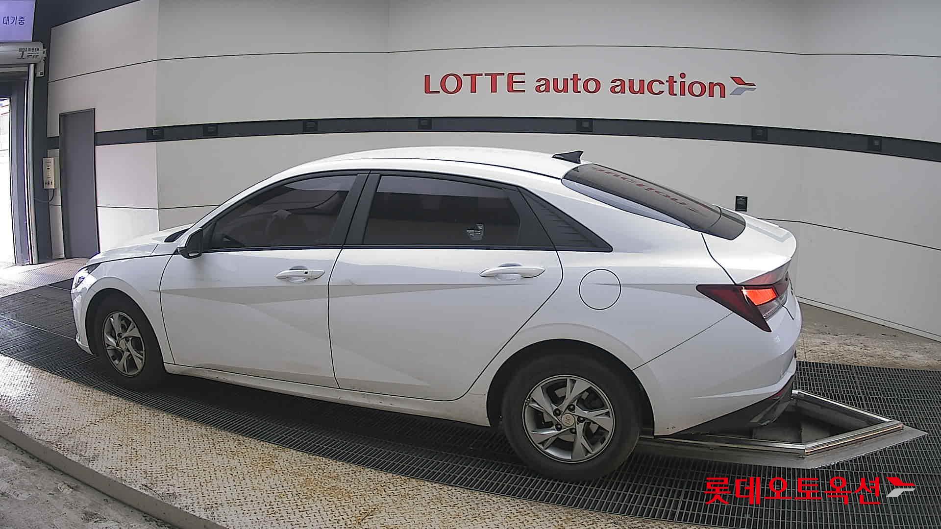 Hyundai Elantra 2021 - Image 14