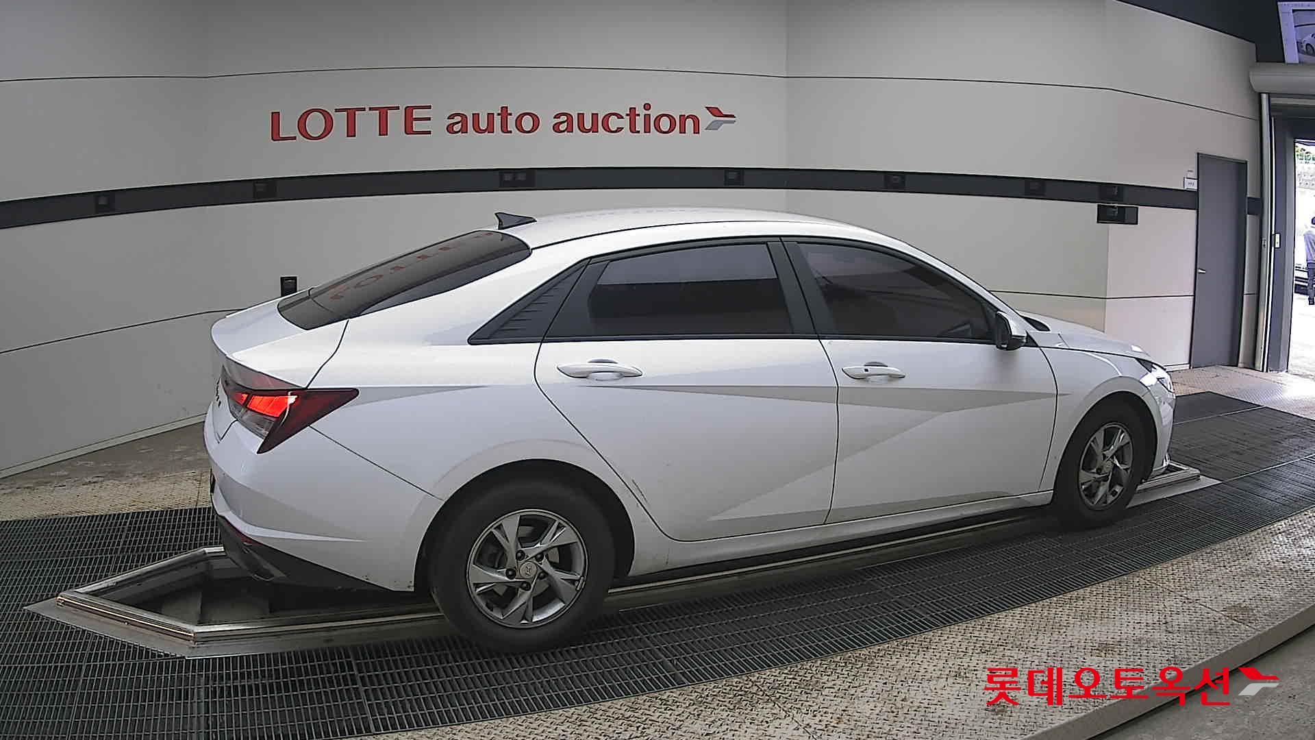 Hyundai Elantra 2021 - Image 20