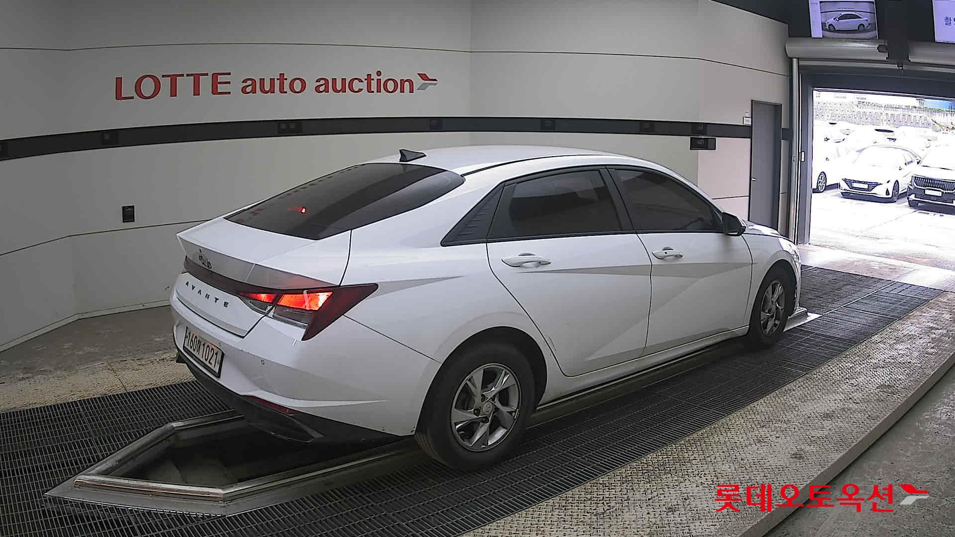 Hyundai Elantra 2021 - Image 19