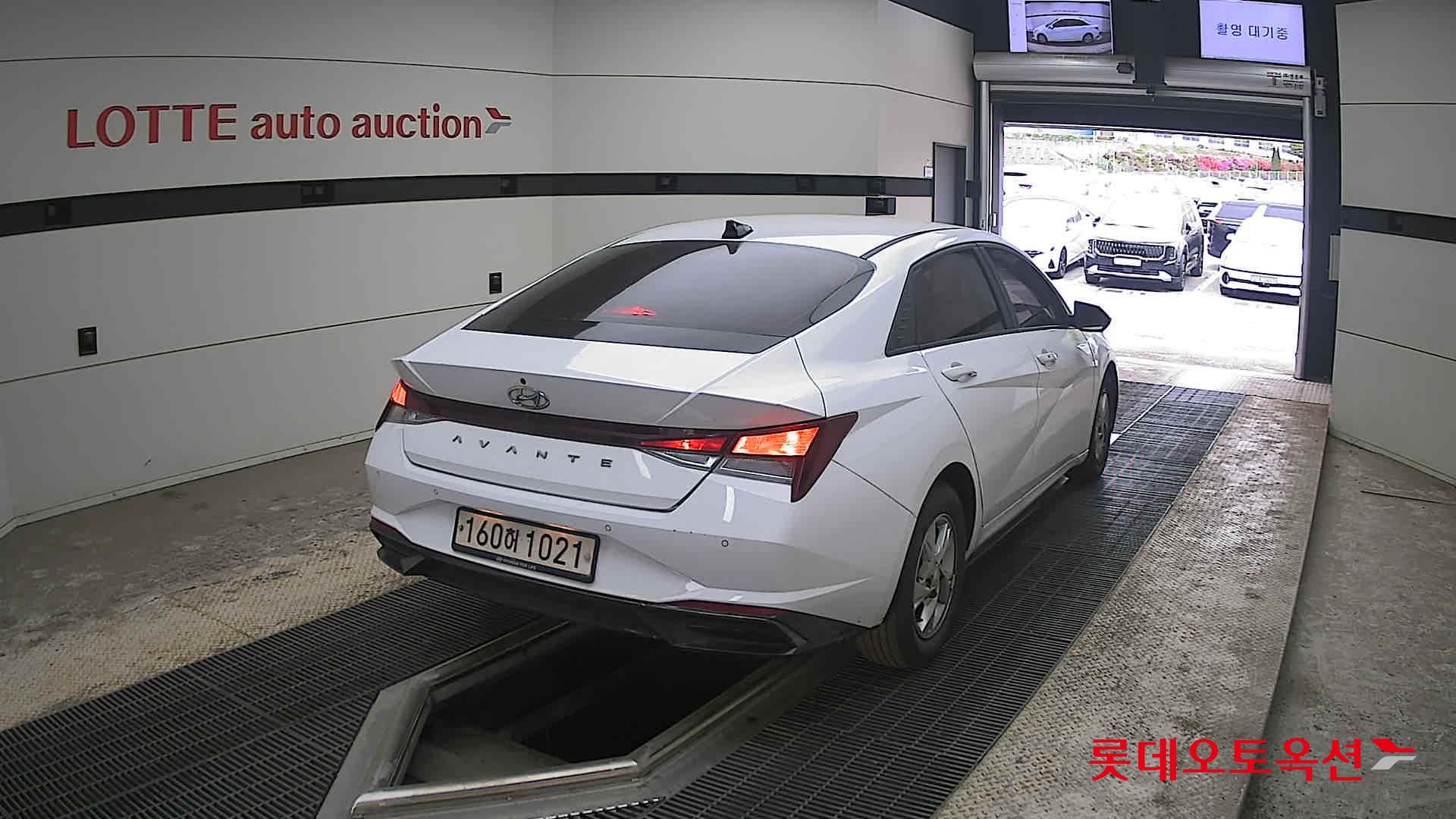 Hyundai Elantra 2021 - Image 18