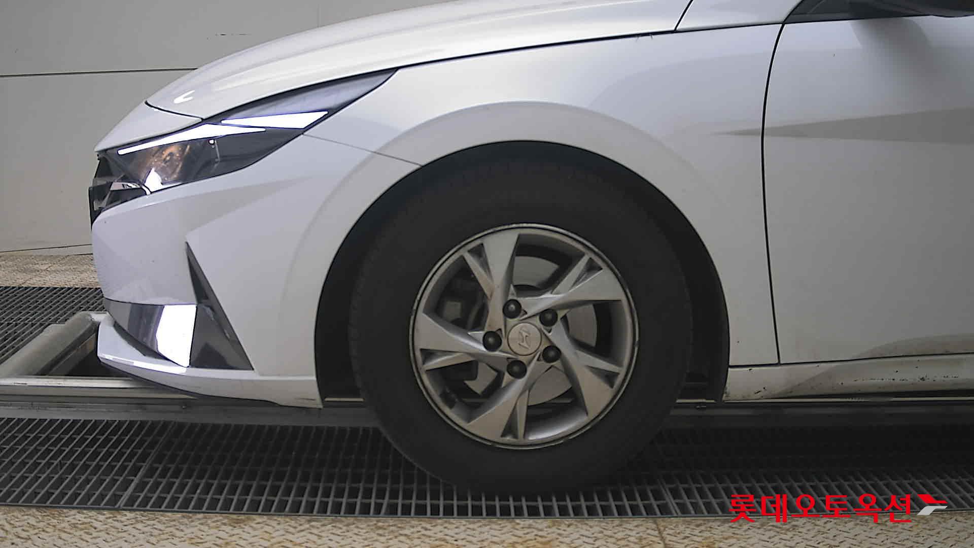 Hyundai Elantra 2021 - Image 25