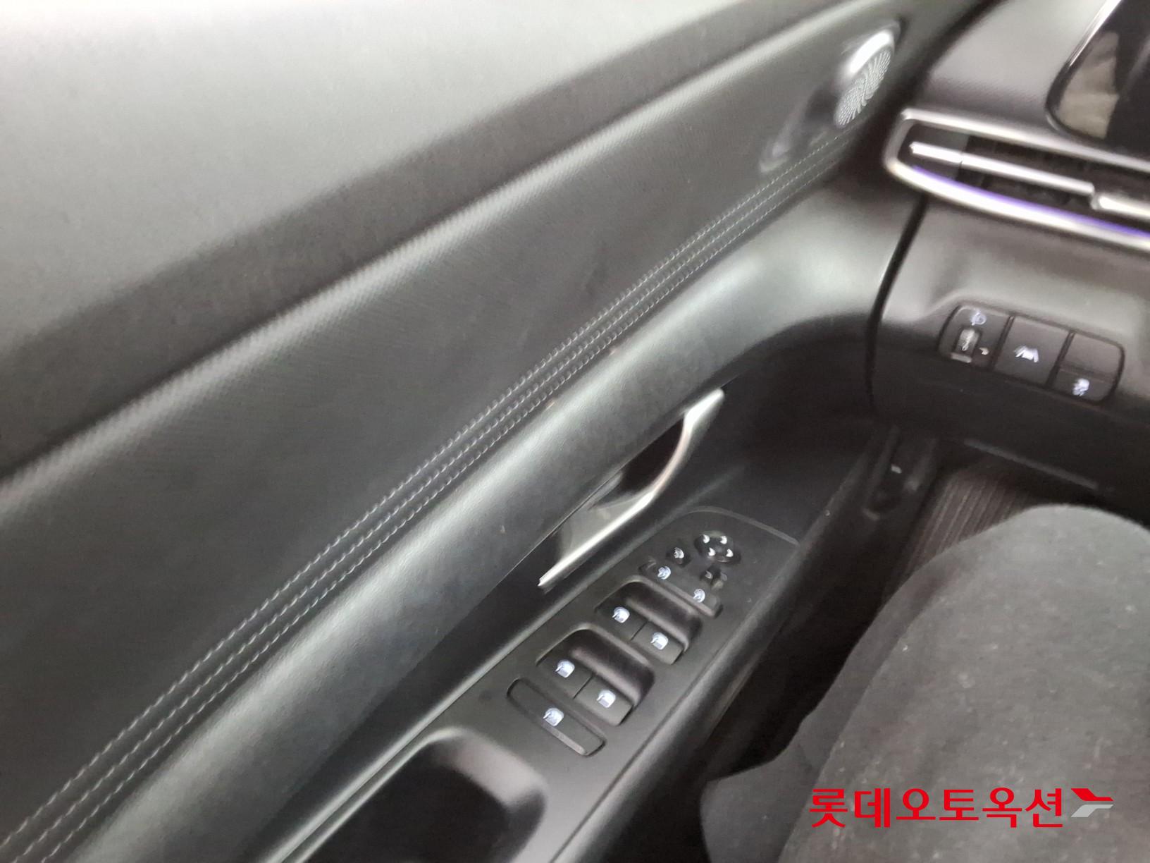 Hyundai Elantra 2021 - Image 29