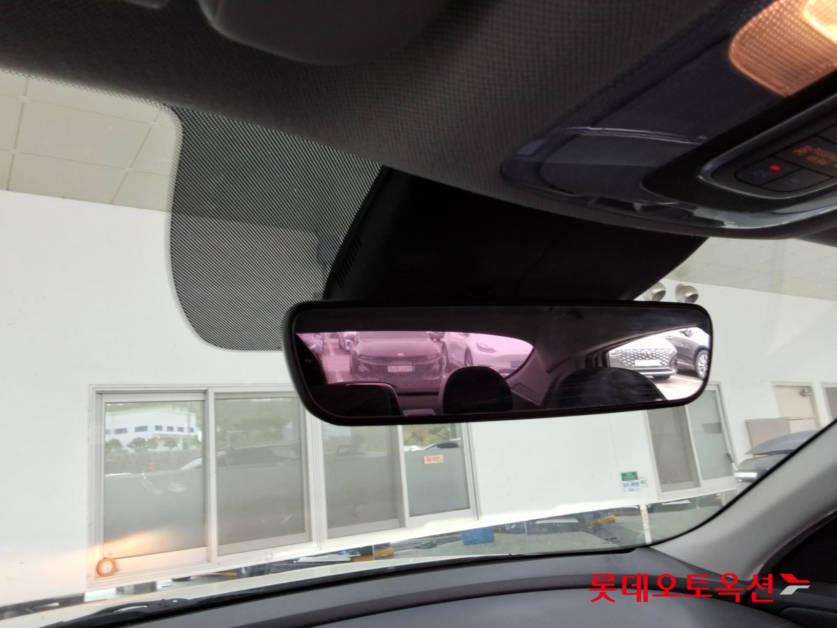 Hyundai Elantra 2021 - Image 32