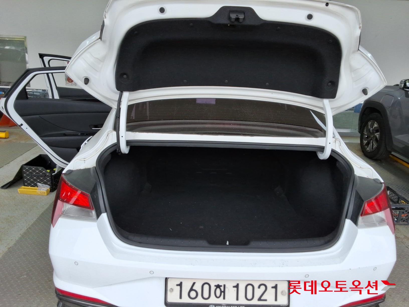 Hyundai Elantra 2021 - Image 9