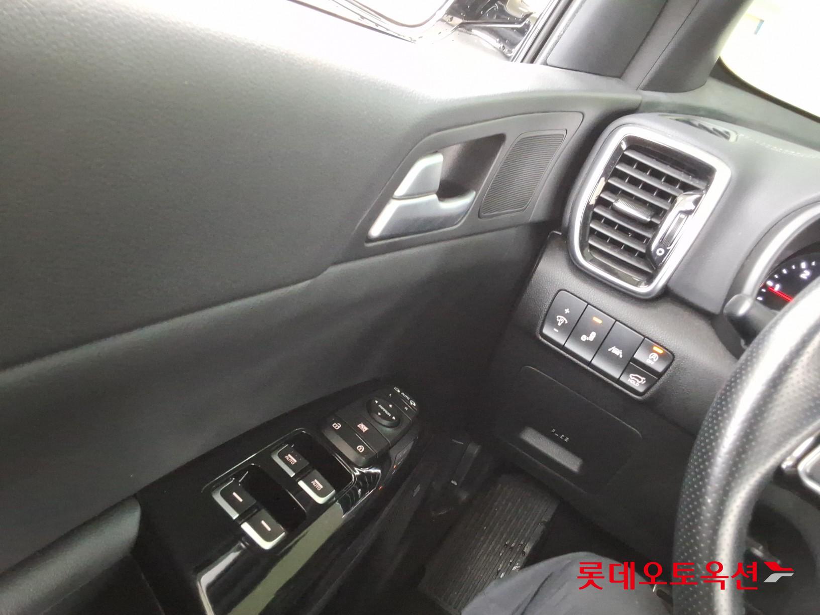 2020 - kia sportage